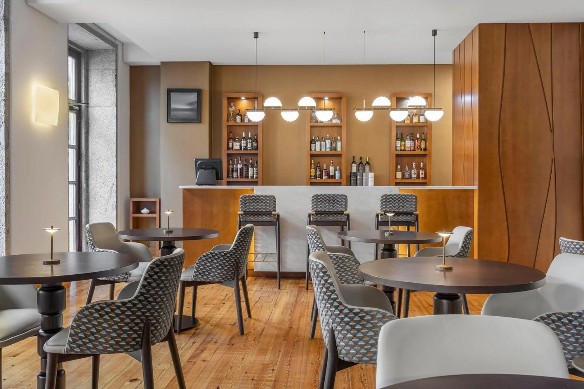 Lounge or bar in Eurostars das Artes