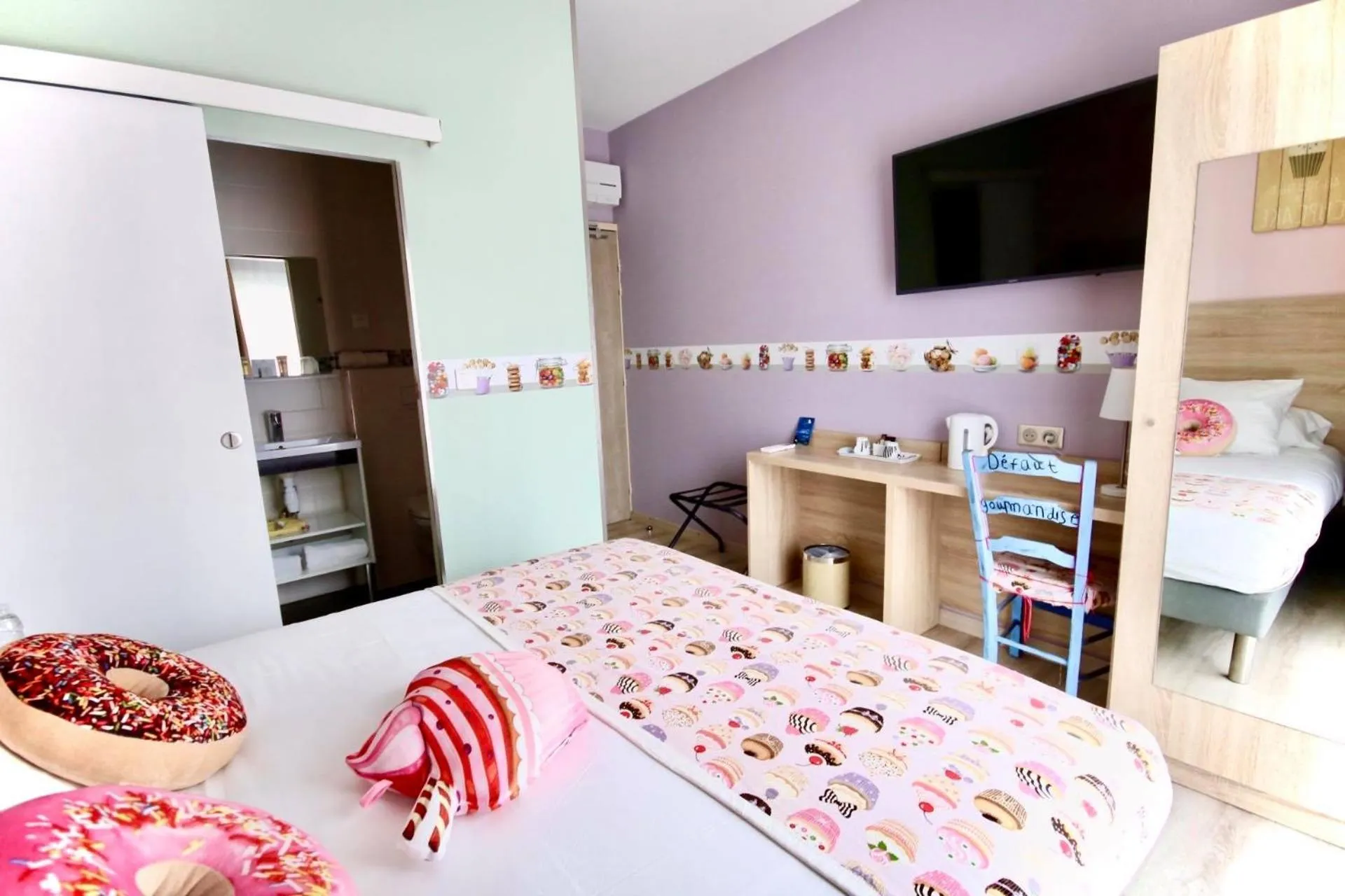 Bedroom, Bed in The Originals Boutique, Hôtel Lakeside, Biscarrosse , Lac