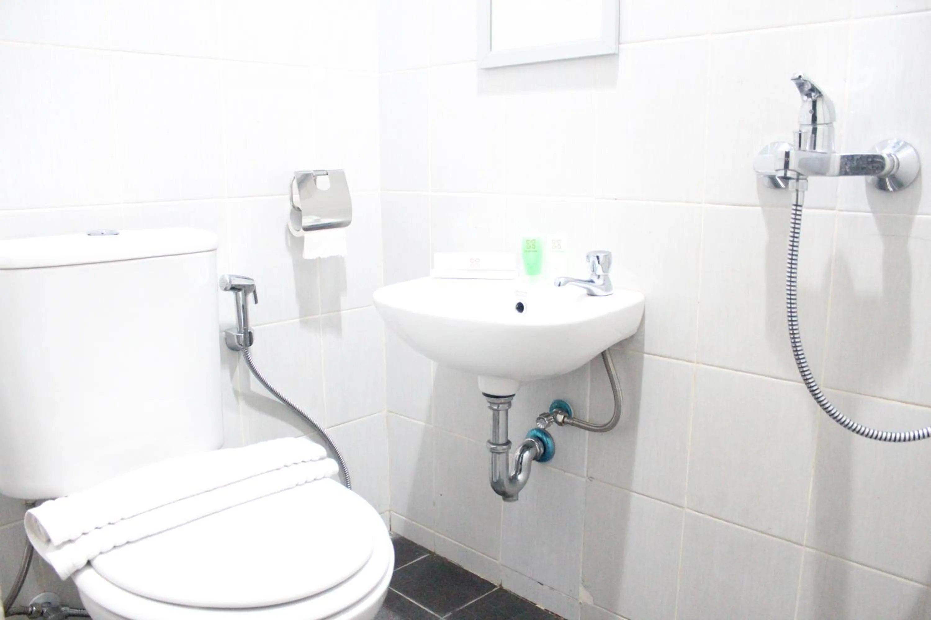 Bathroom in Ghurfati Hotel Mangga Besar