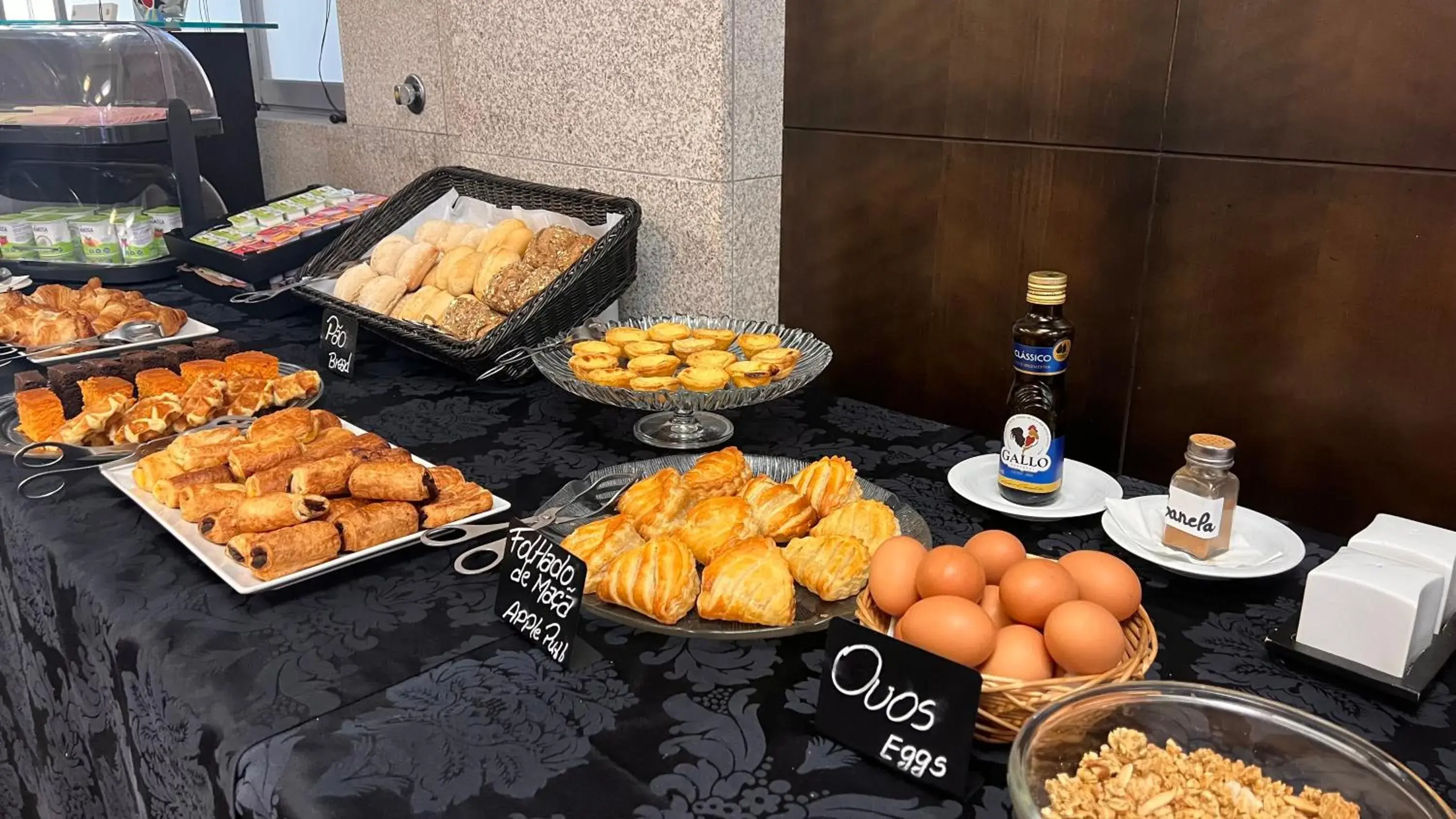 Breakfast in Flag Hotel Barcelos Breakfast in Flag Hotel Barcelos