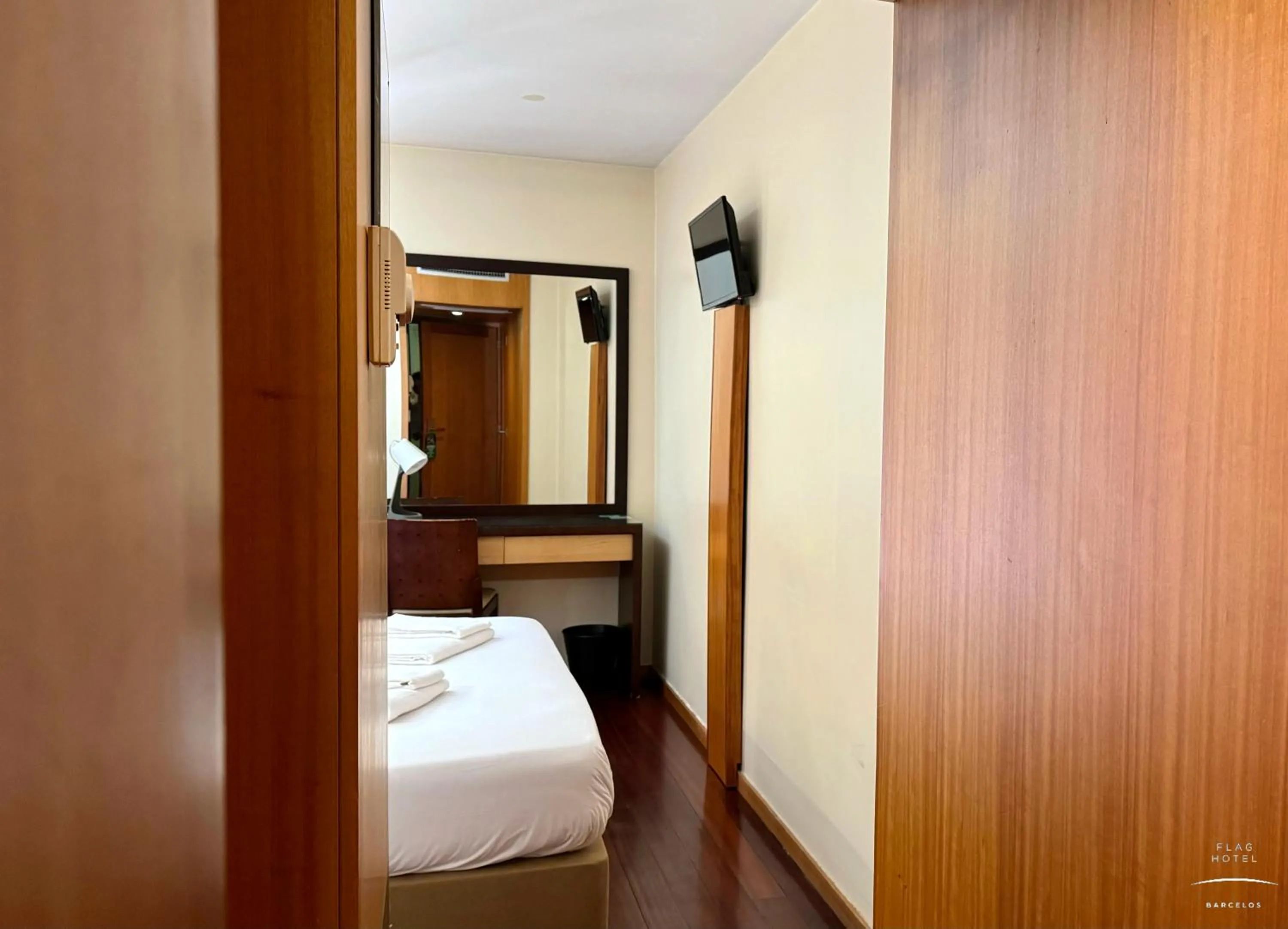 Photo of the whole room, Bed in Flag Hotel Barcelos