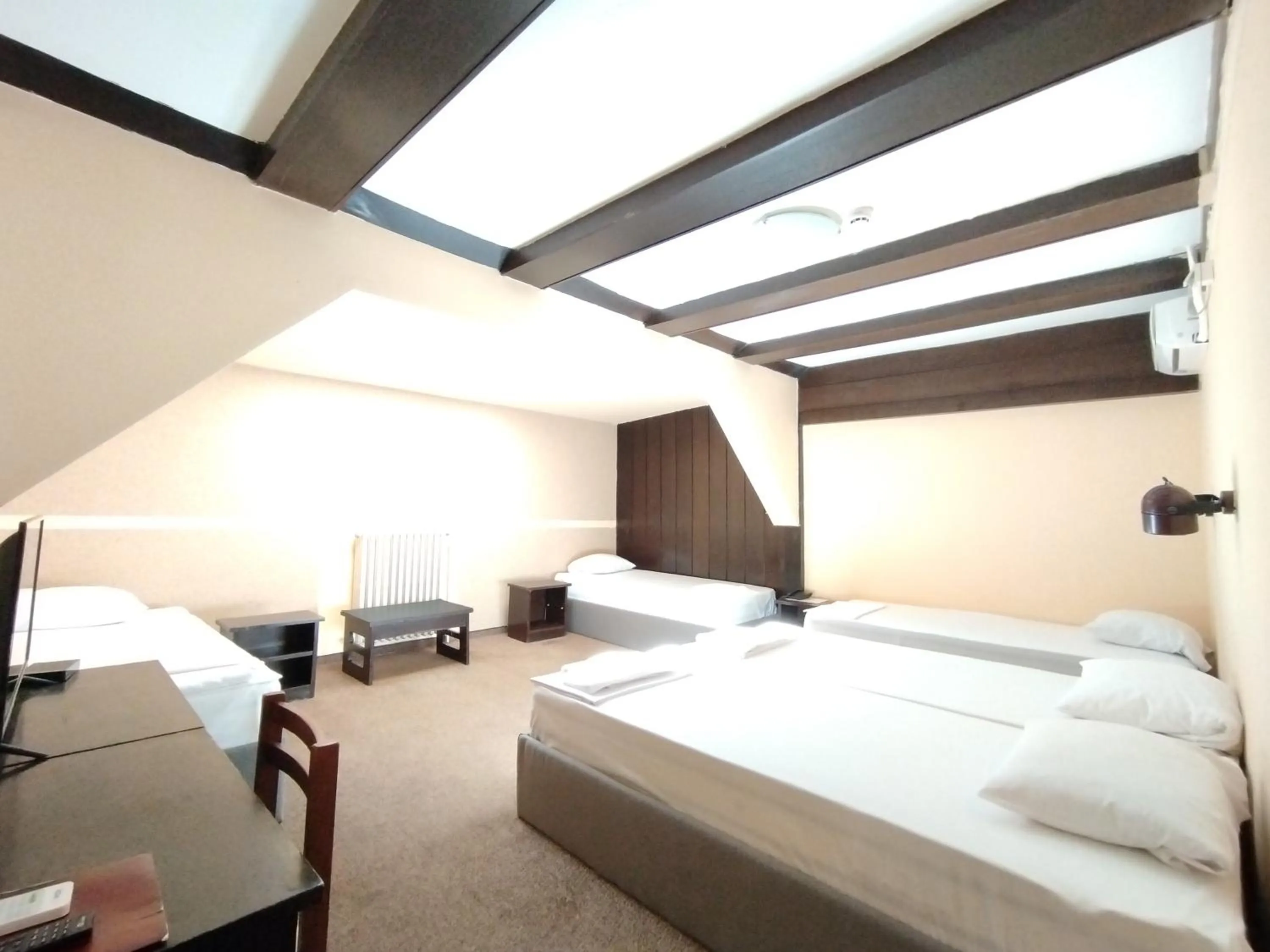 Bedroom, Bed in Hotel Vojvodina