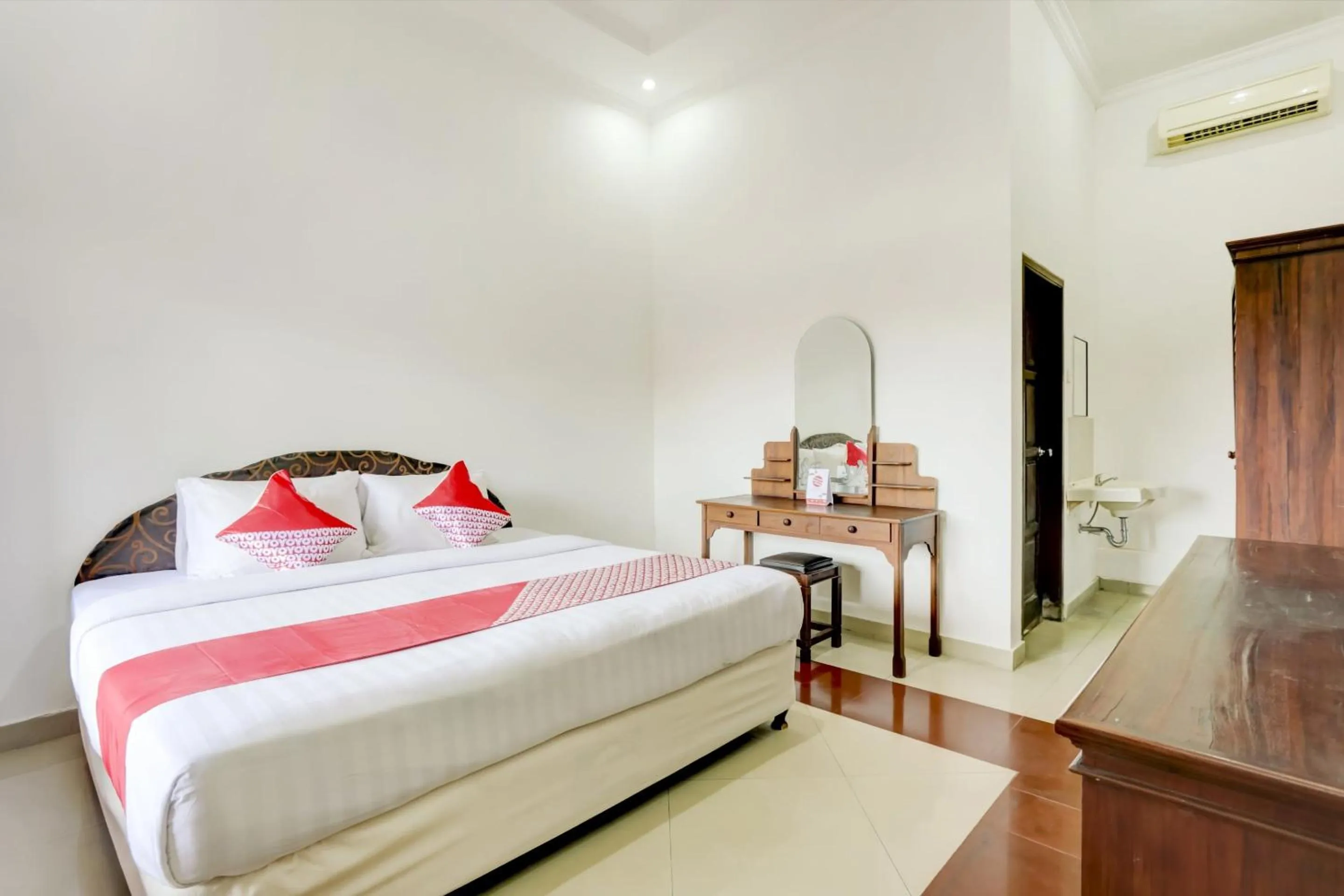 Bedroom, Bed in Hotel O Ratu