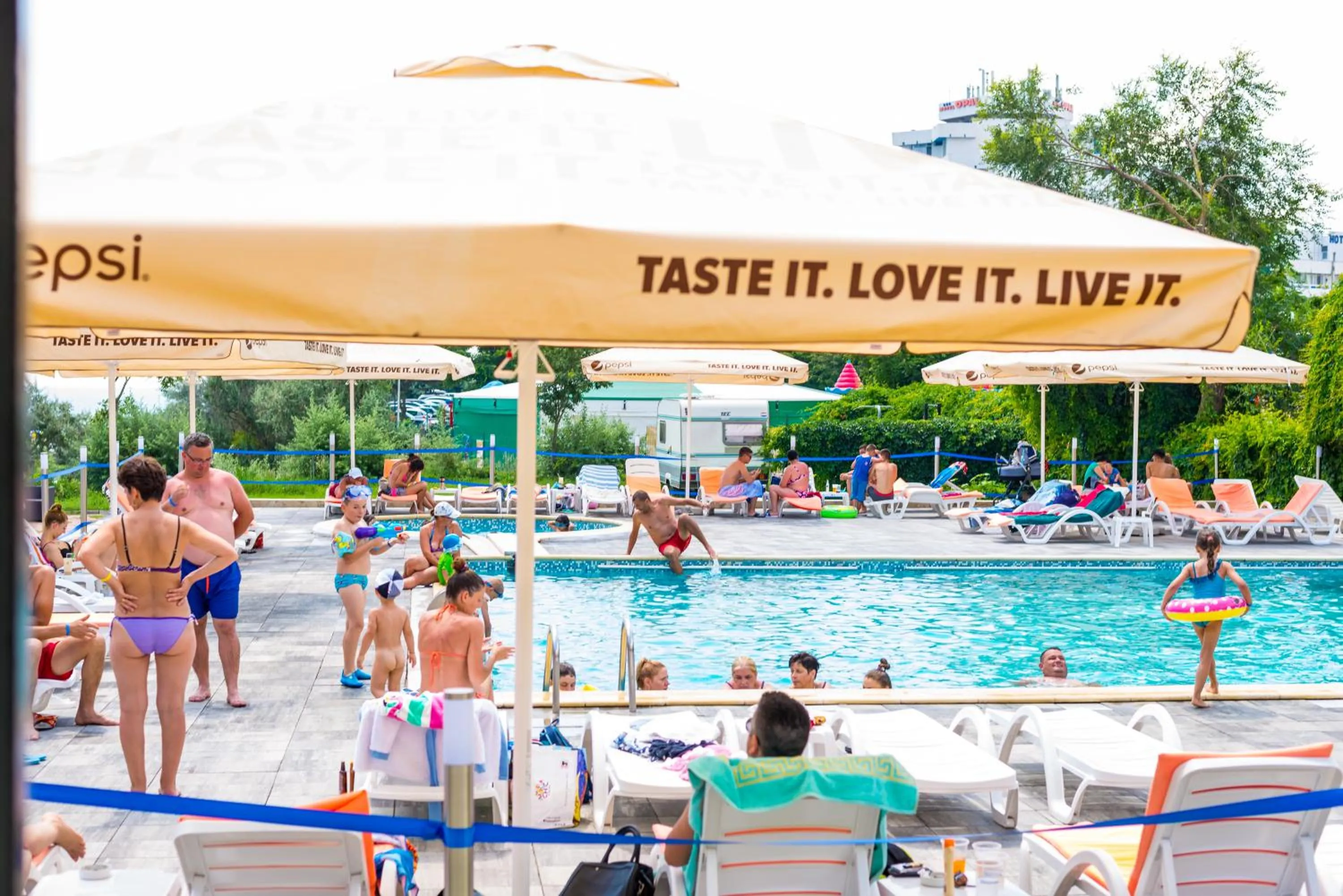 Area and facilities in Hotel Capitol