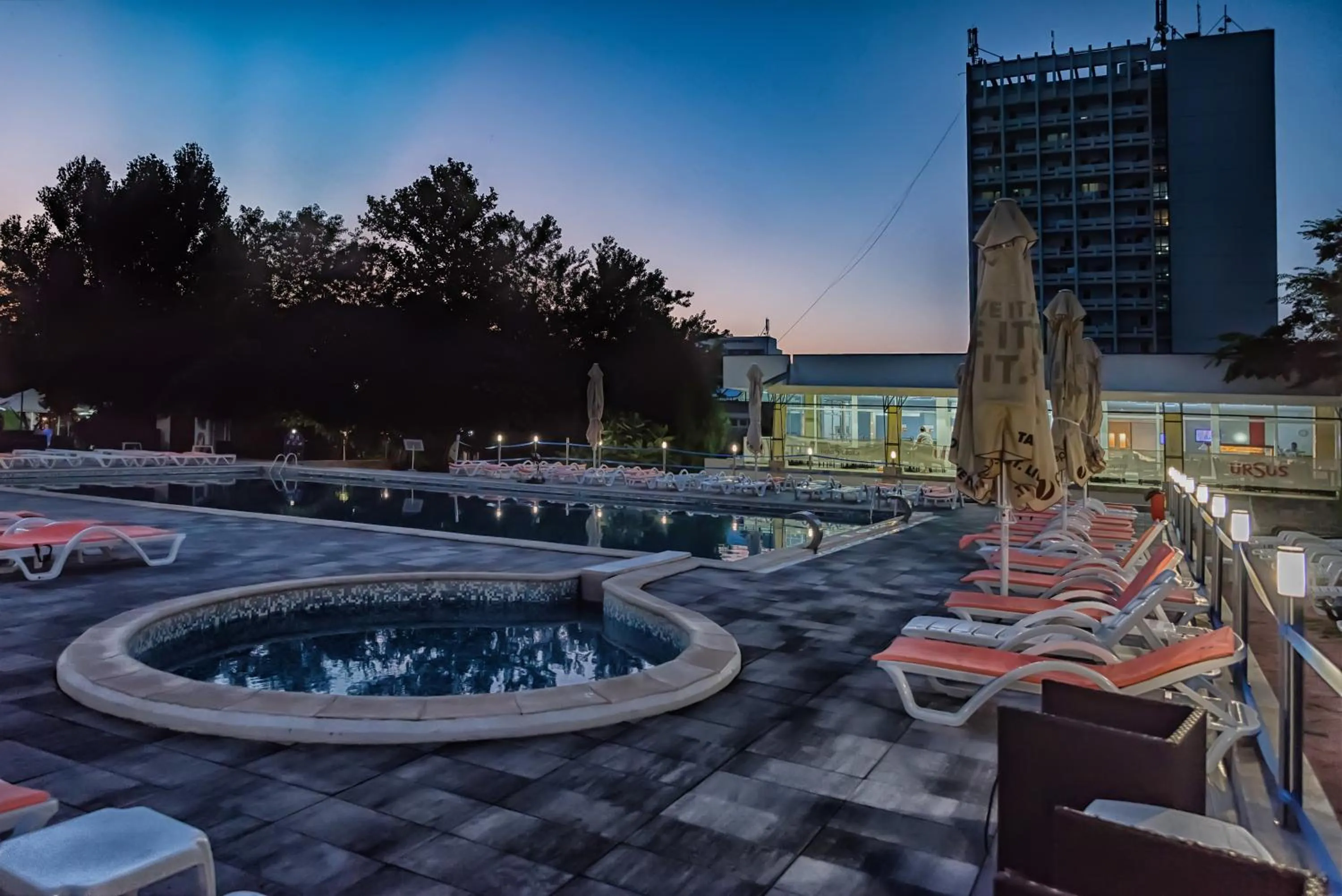 Swimming pool in Hotel Capitol