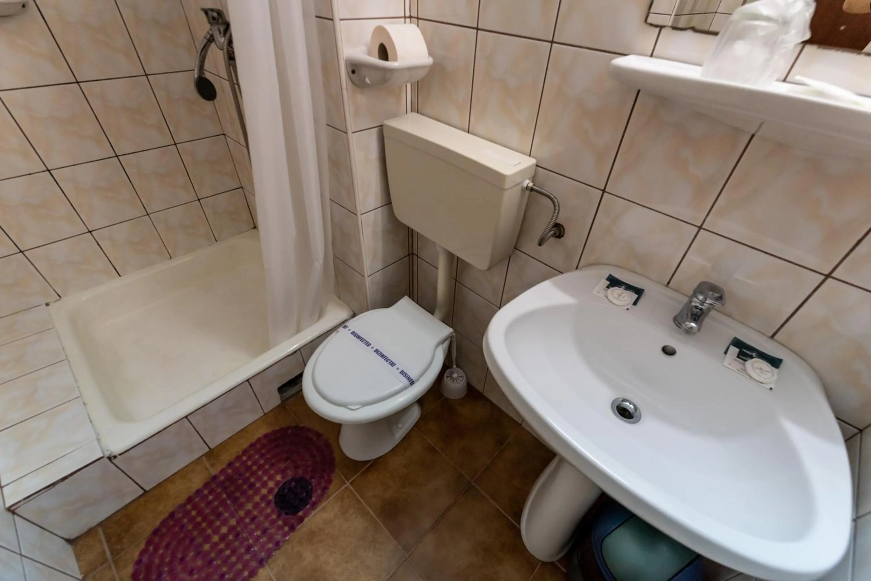 Bathroom in Hotel Capitol