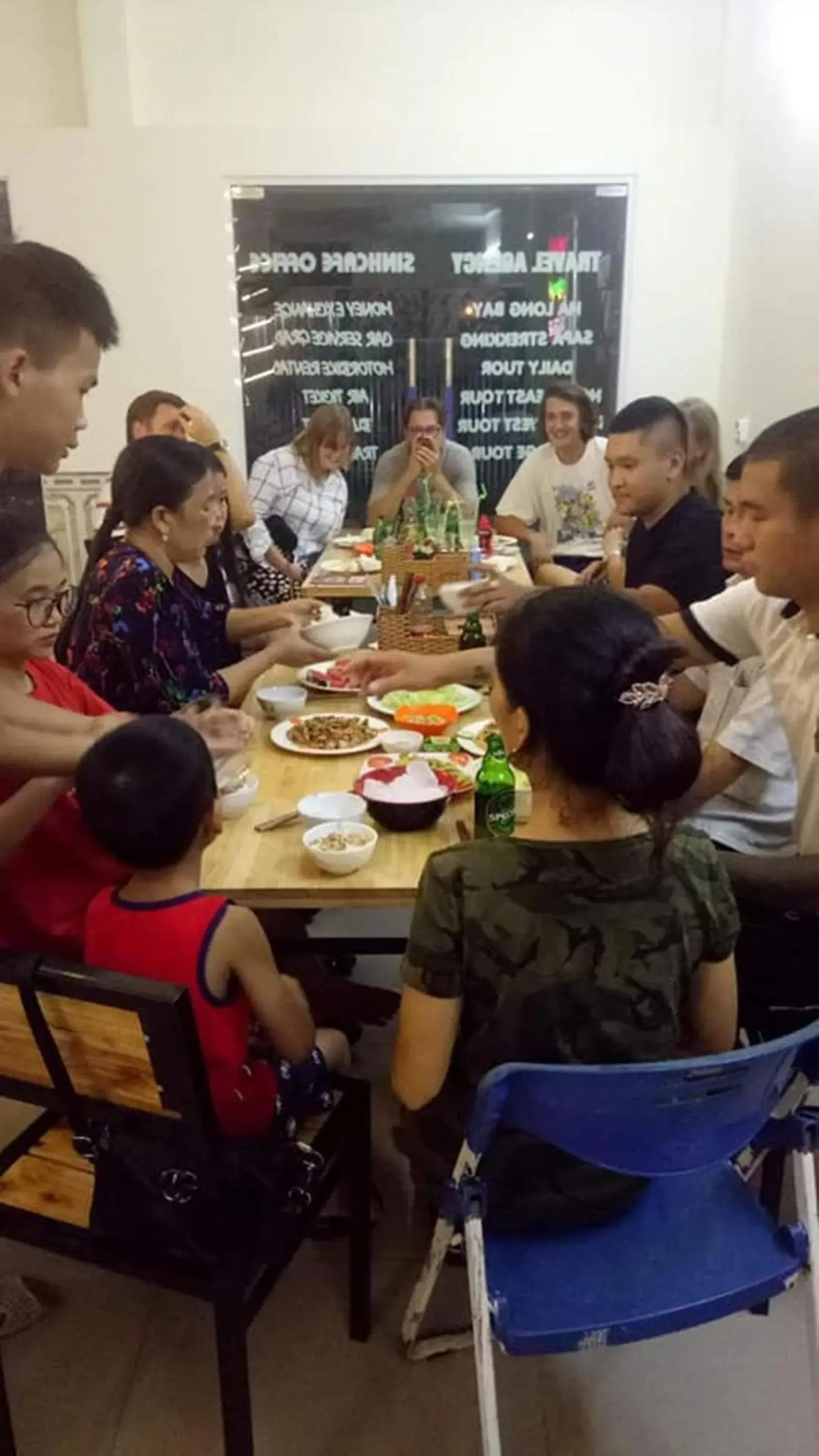 Restaurant/places to eat in Family Transit 2 Hotel Restaurant/places to eat in Family Transit 2 Hotel