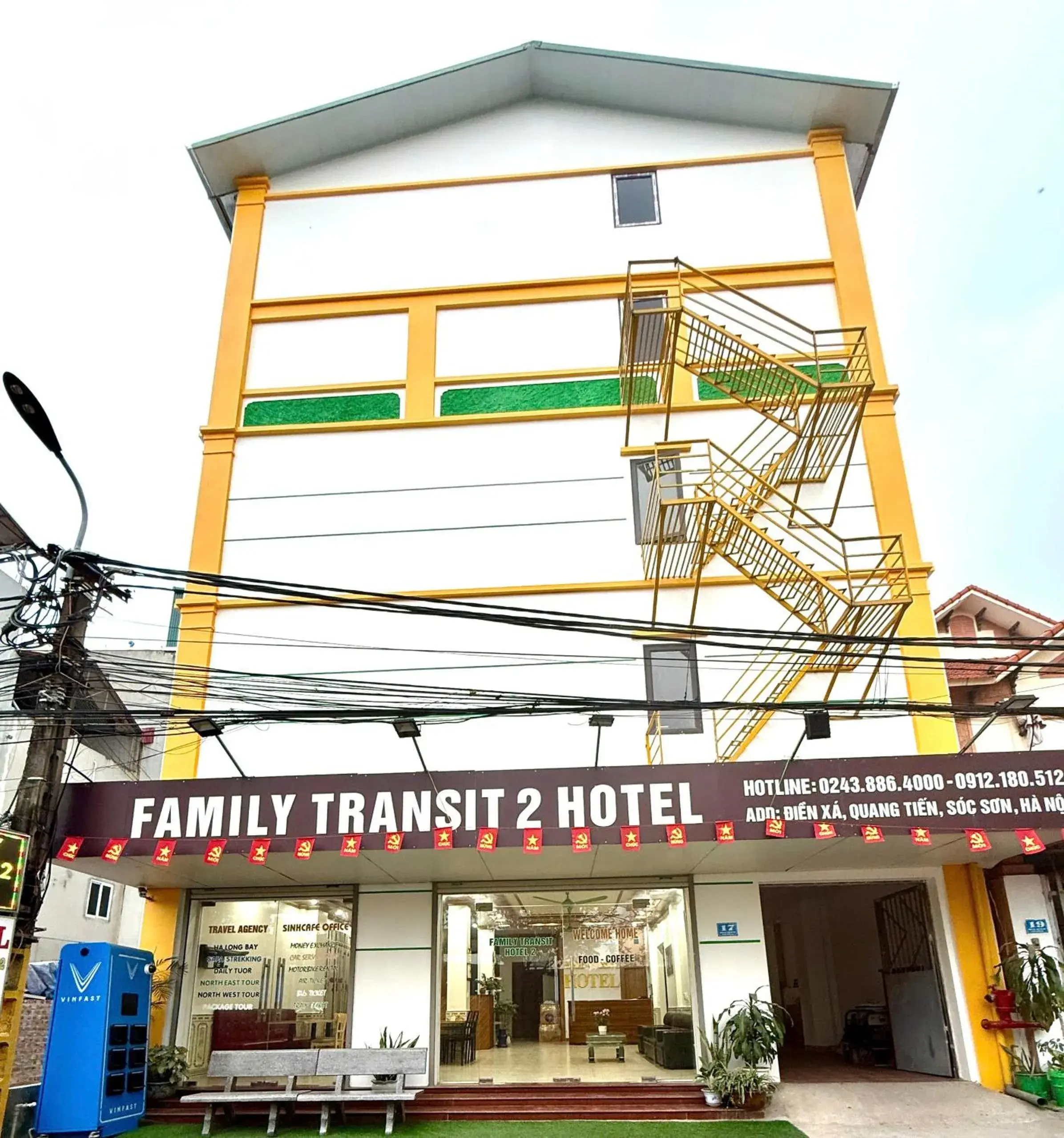 Property building in Family Transit 2 Hotel Property building in Family Transit 2 Hotel