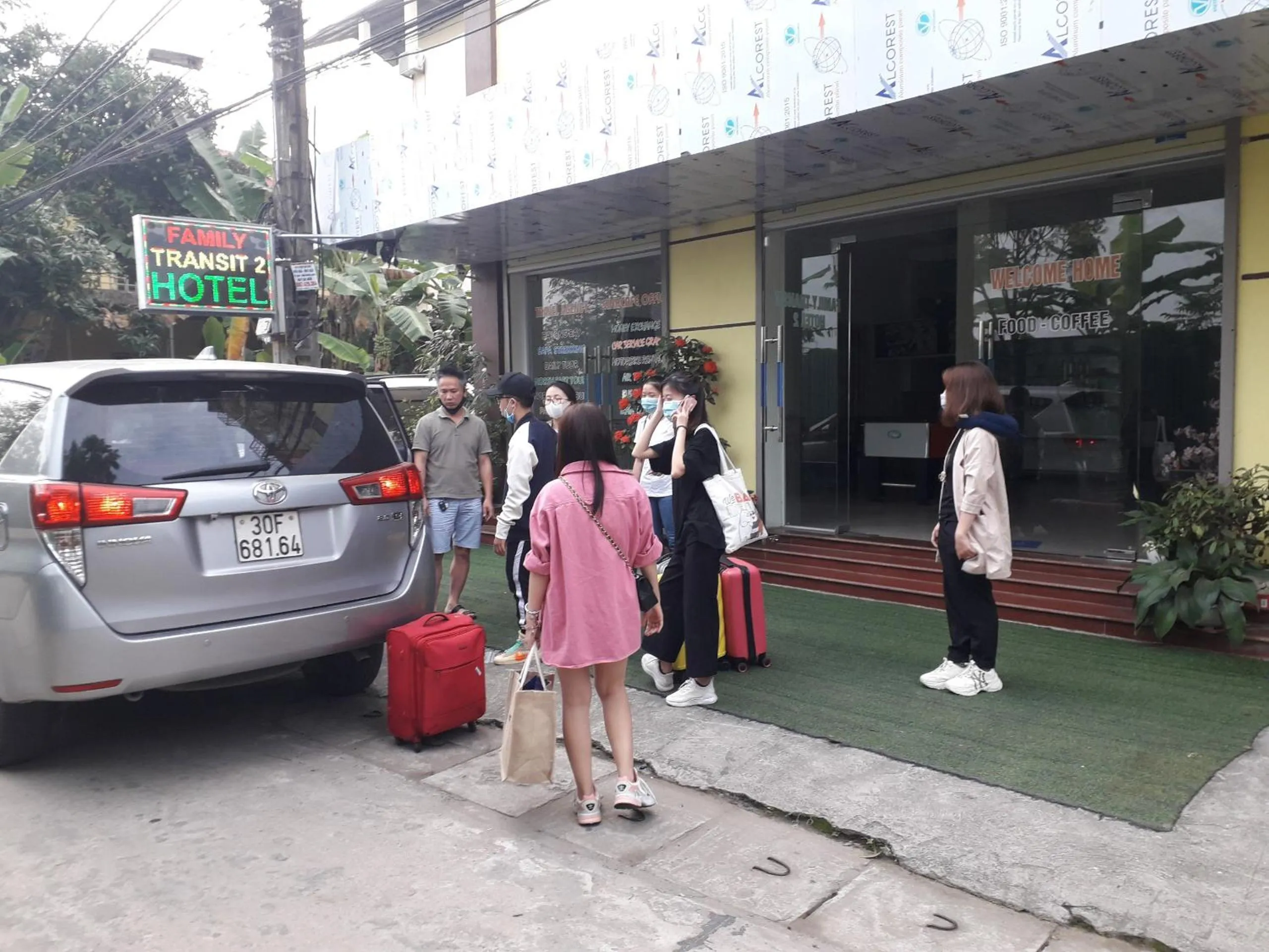 shuttle in Coffe House Homestay