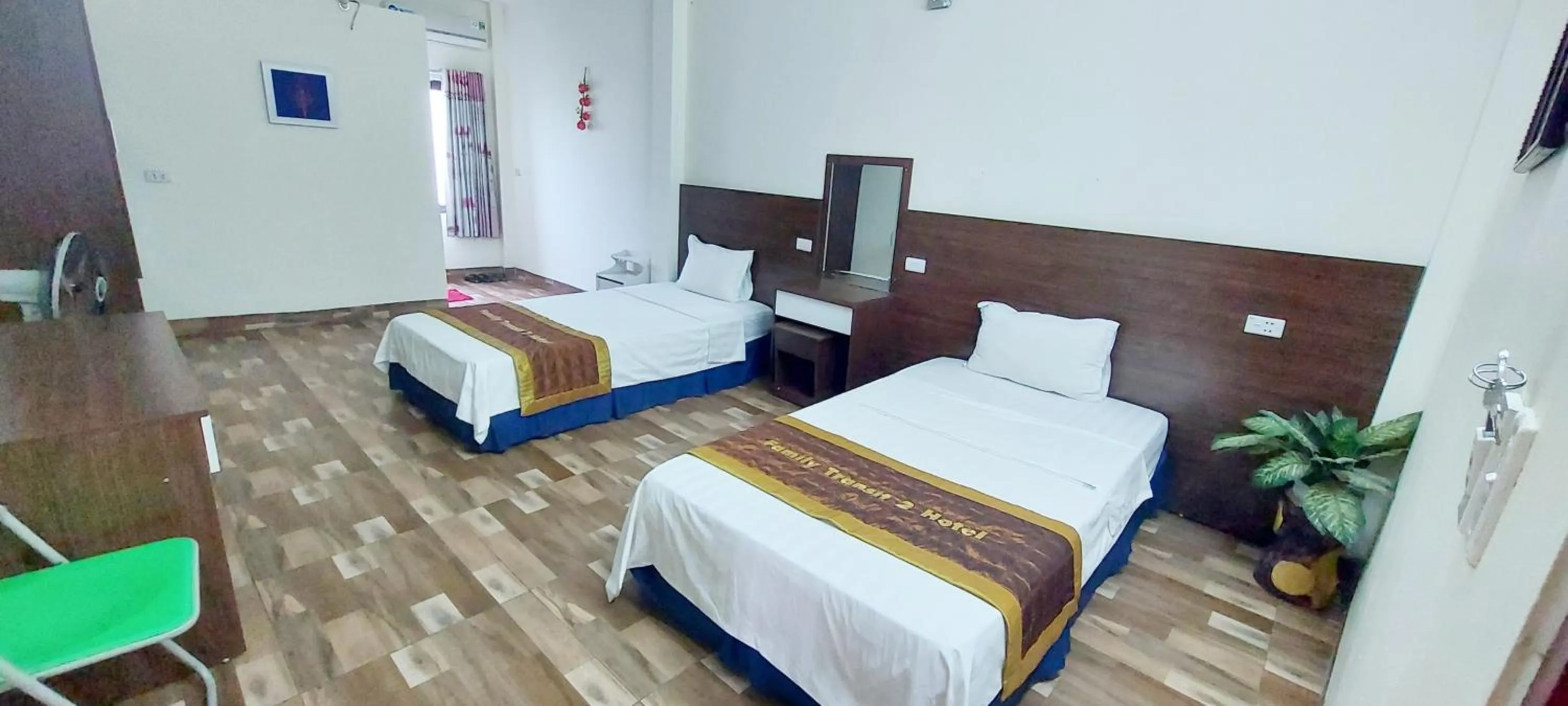 Bed in Family Transit 2 Hotel