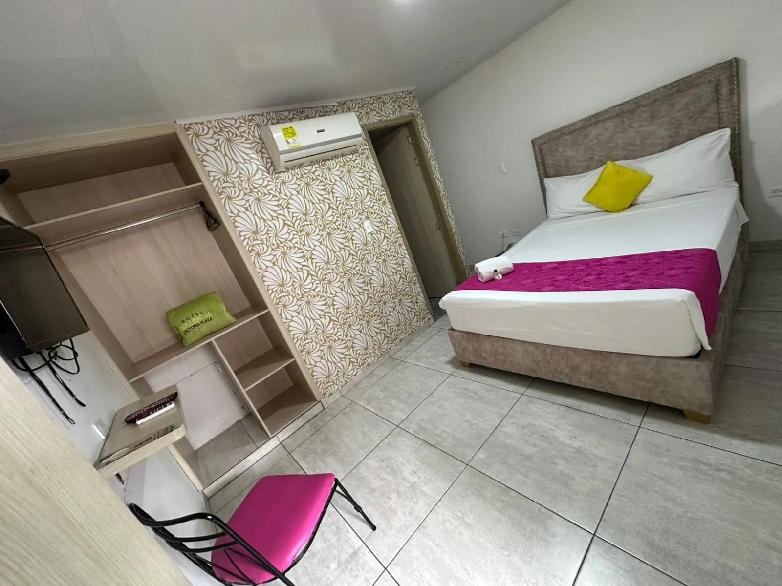 Bed in Hotel Millenium Victoria Plaza