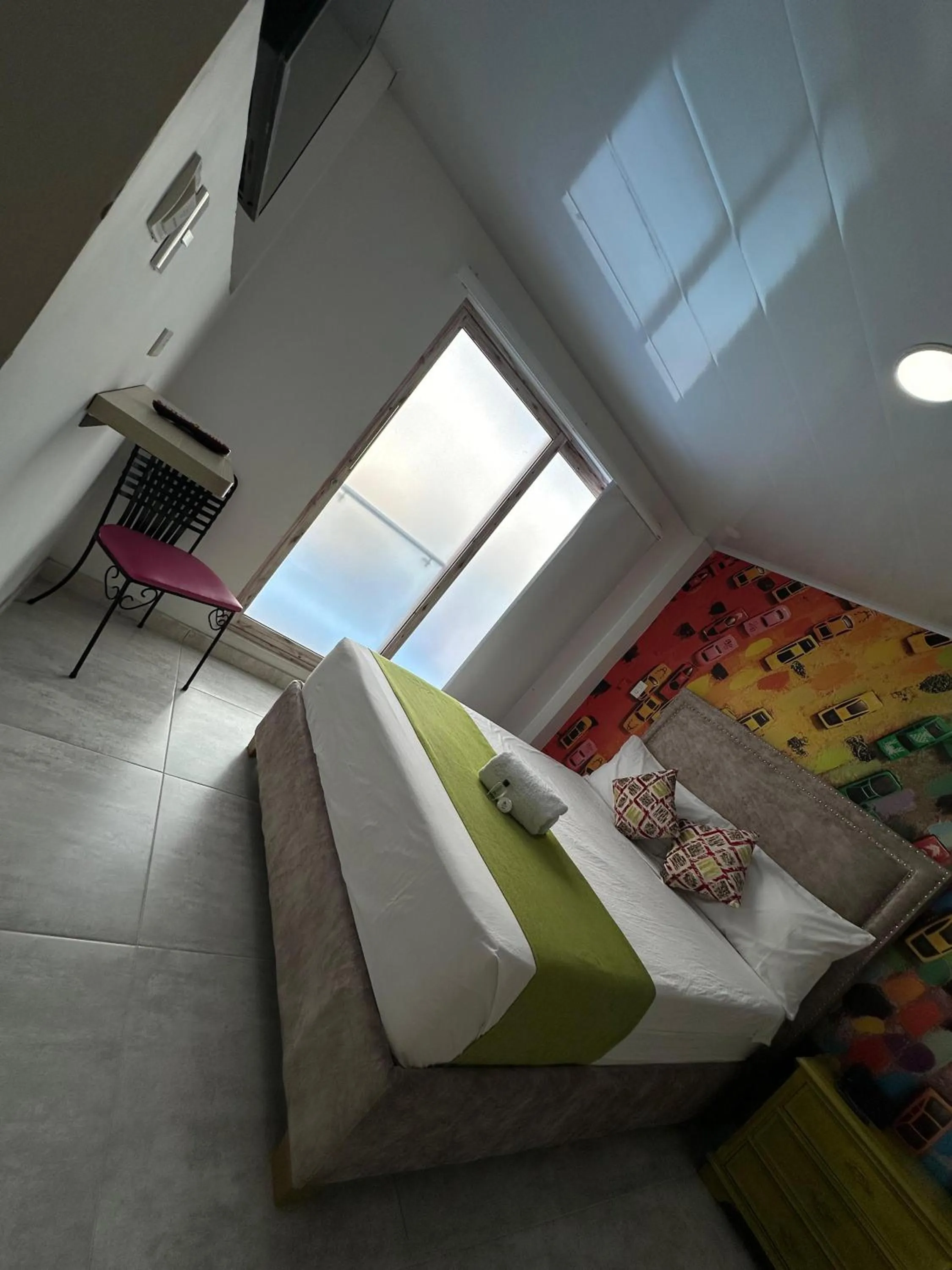 Photo of the whole room, Bed in Hotel Millenium Victoria Plaza