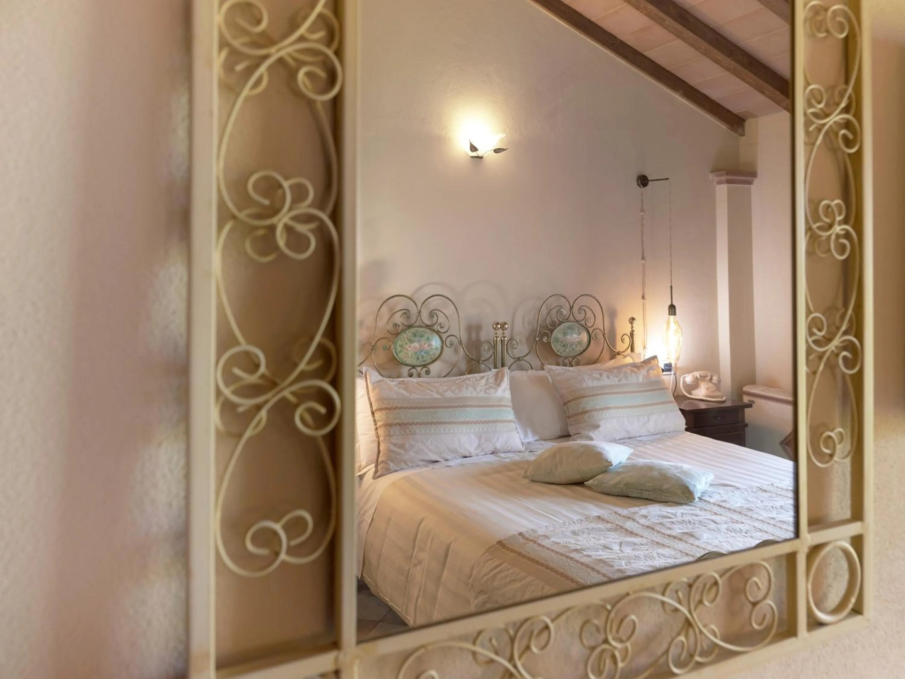 Bedroom, Bed in Tenuta Montemagno Relais & Wines