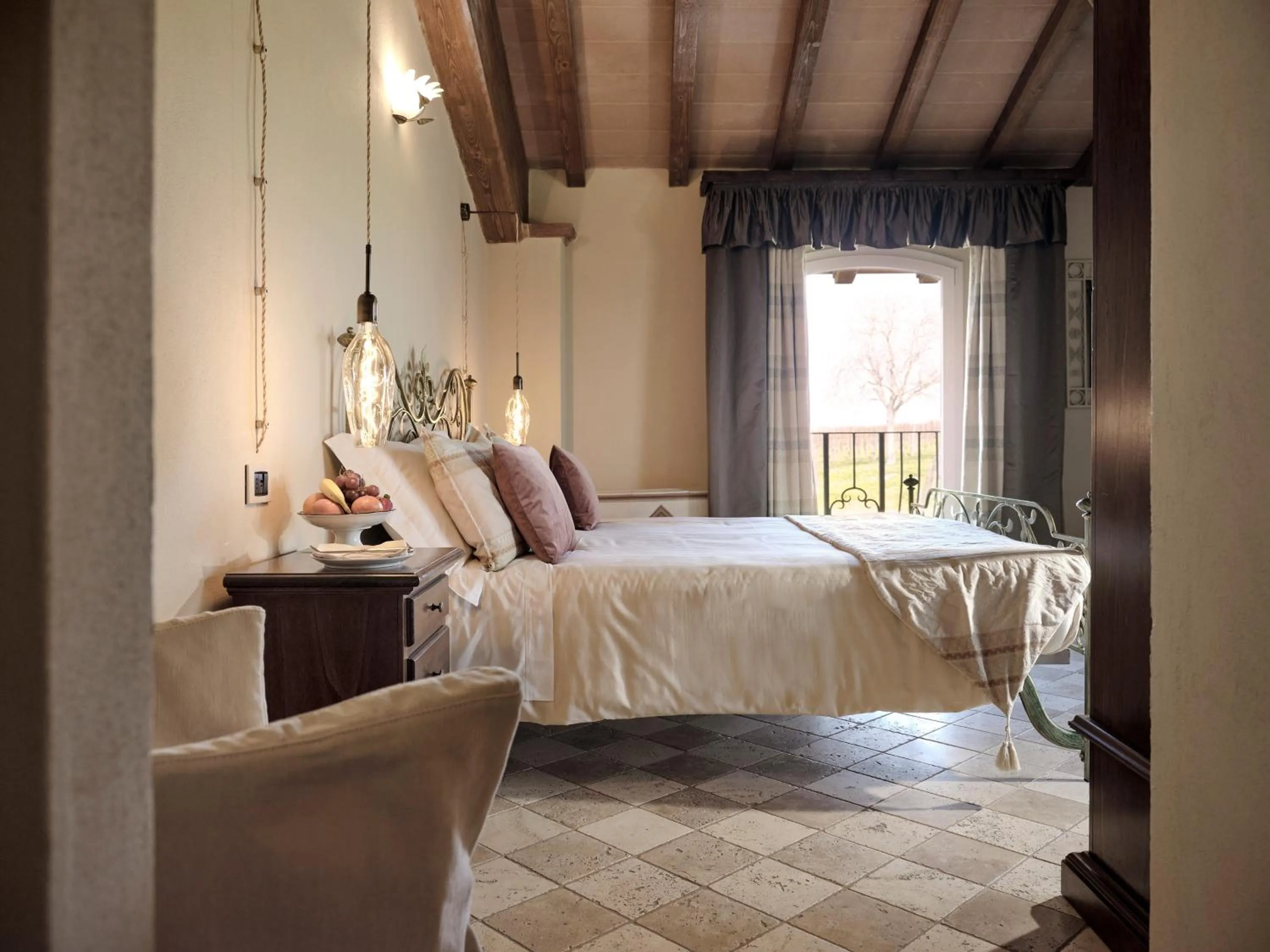 Bedroom, Bed in Tenuta Montemagno Relais & Wines