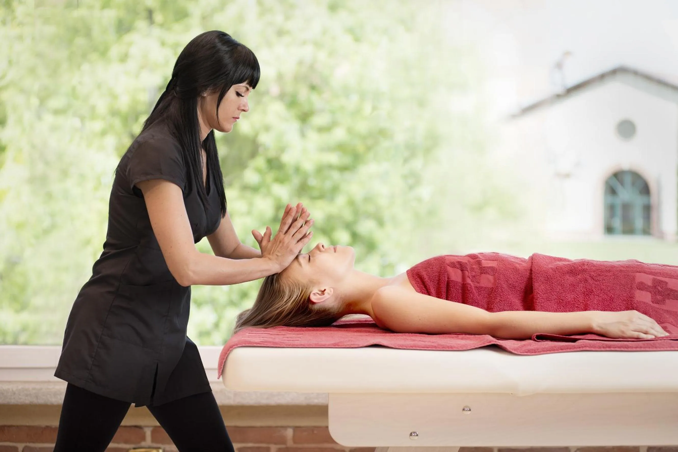 Massage in Tenuta Montemagno Relais & Wines