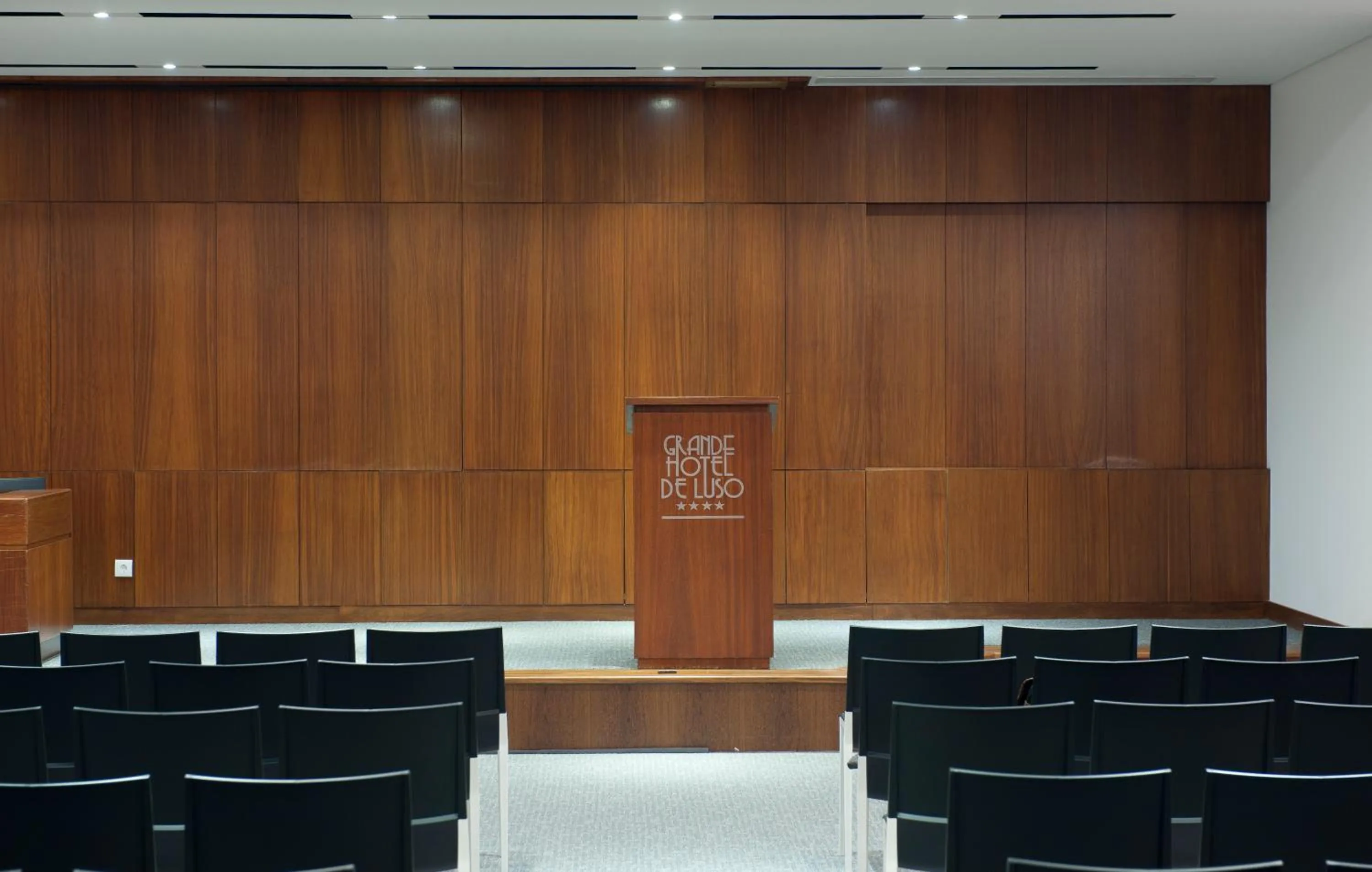 Business facilities in Grande Hotel De Luso