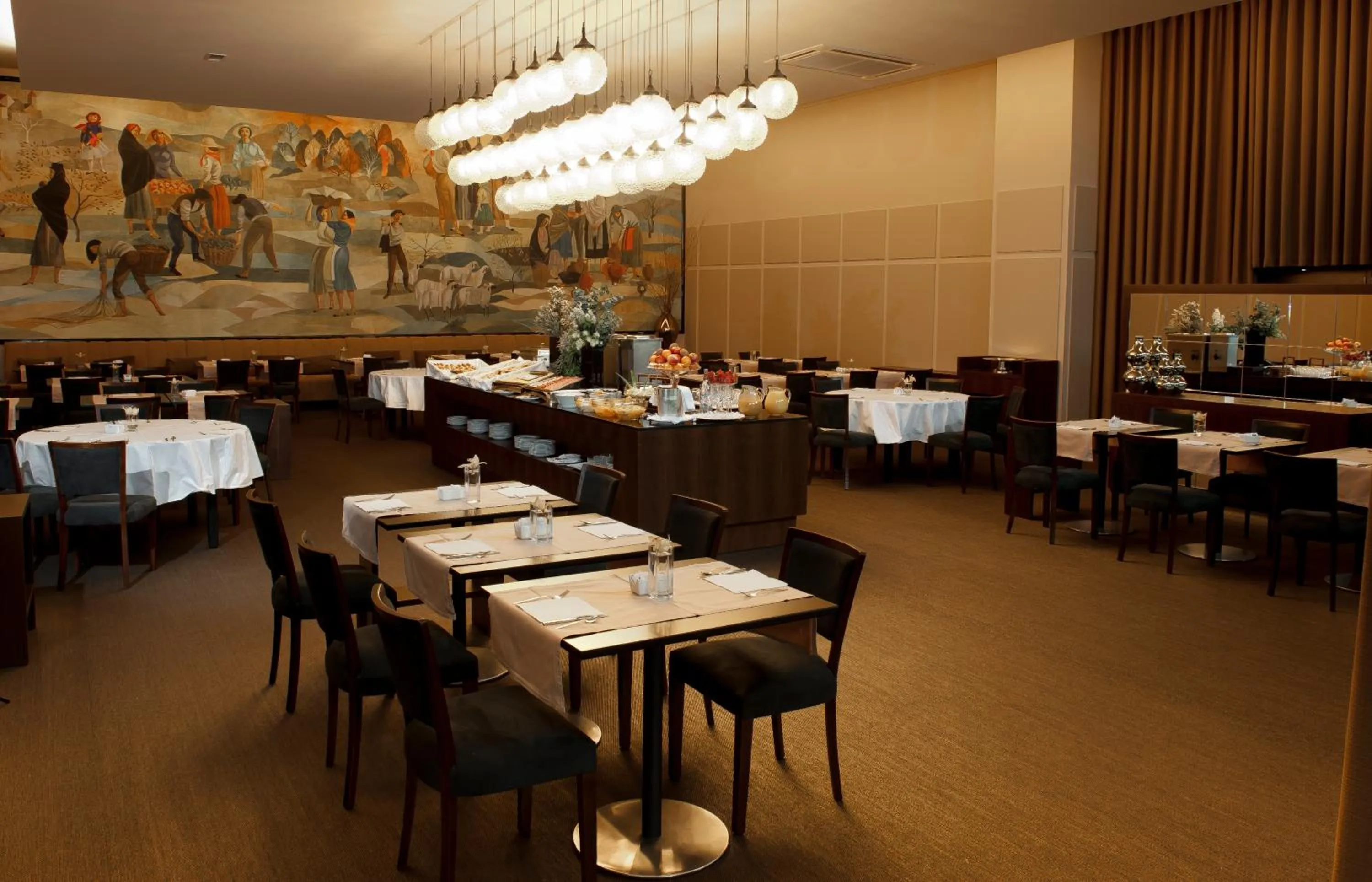 Restaurant/places to eat in Grande Hotel De Luso