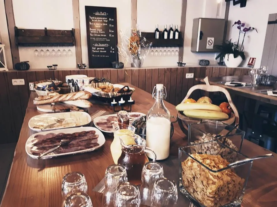Breakfast in Hotel Restaurant L'Escale