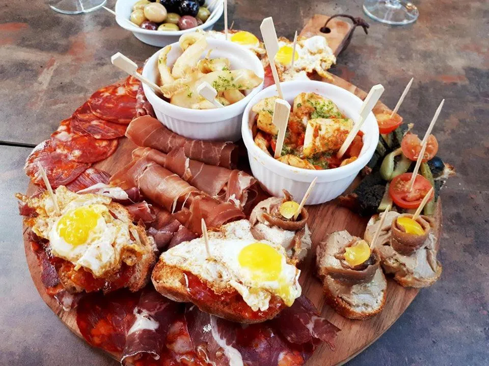Food and drinks in Hotel Restaurant L'Escale