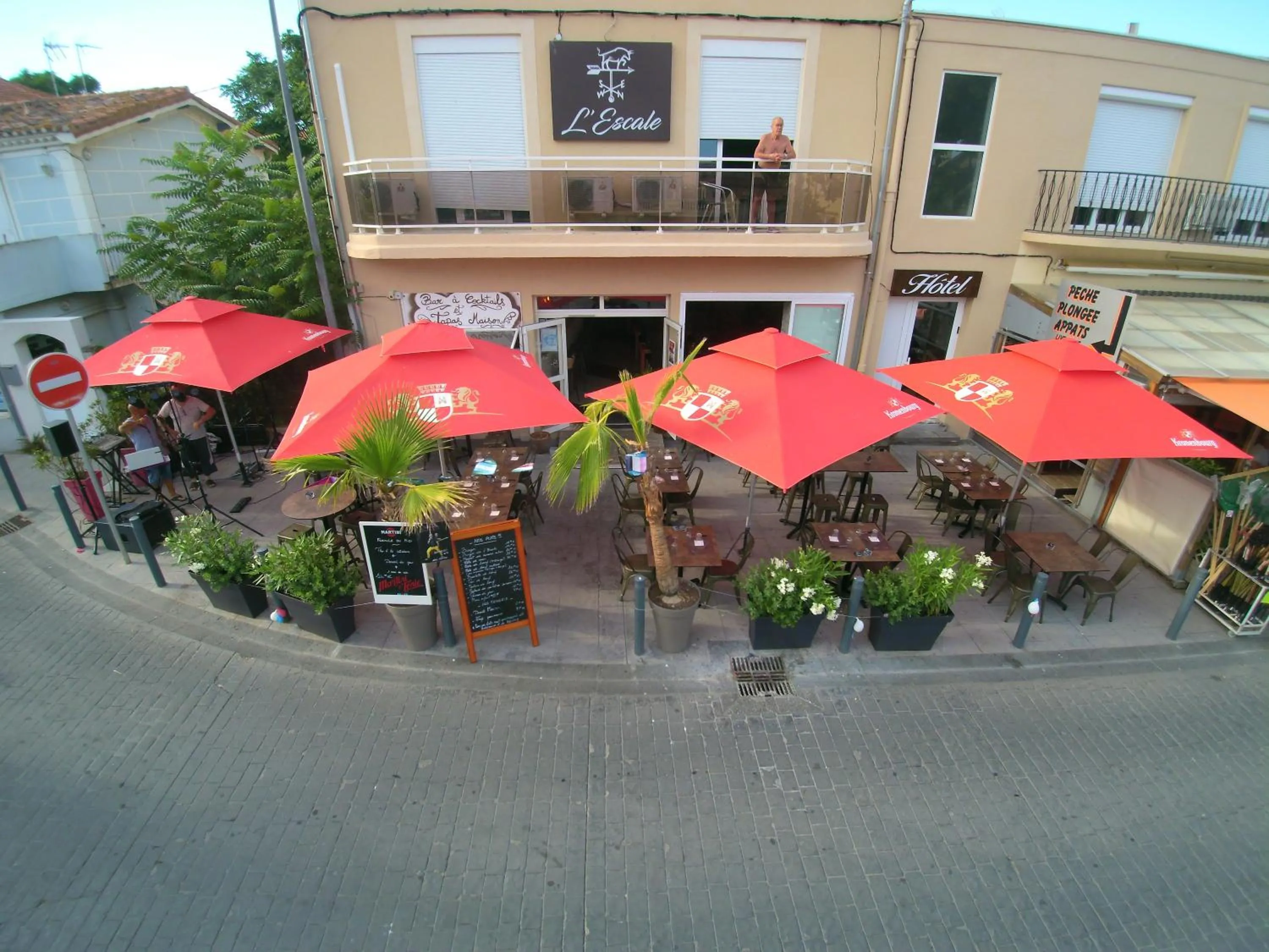 Patio in Hotel Restaurant L'Escale