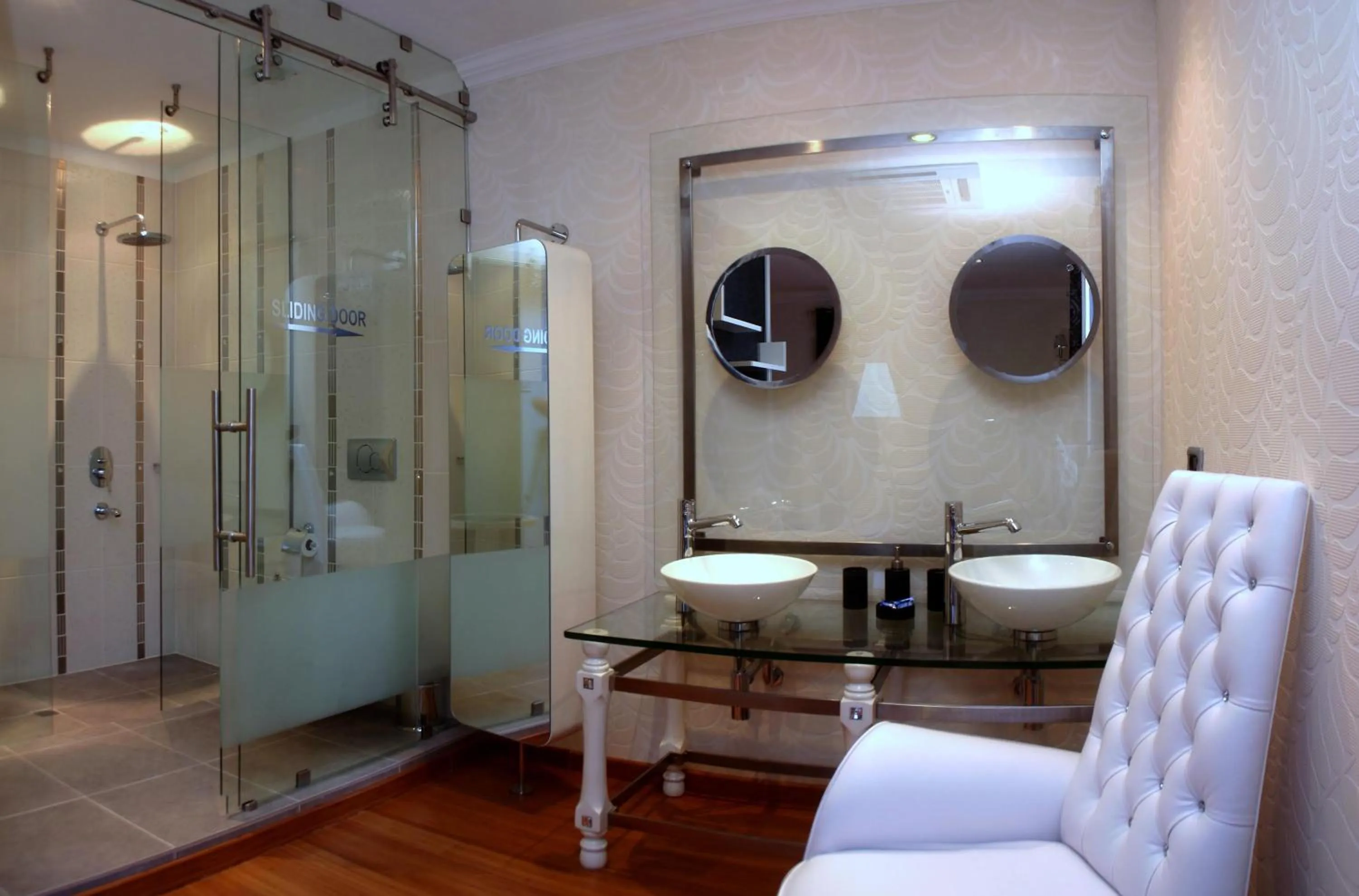 Bathroom in Devamli Hotel