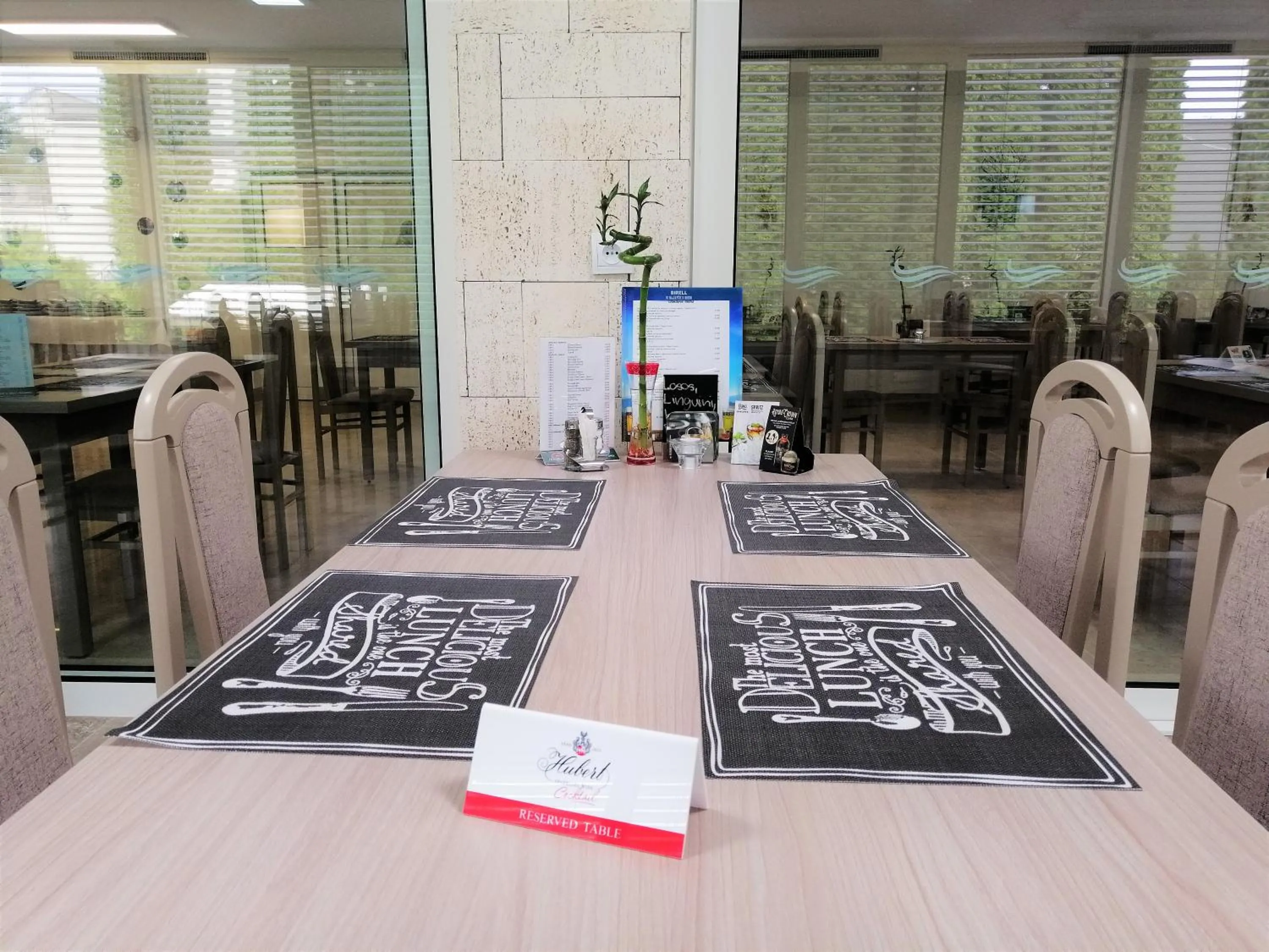 Restaurant/places to eat in Penzion Adriana