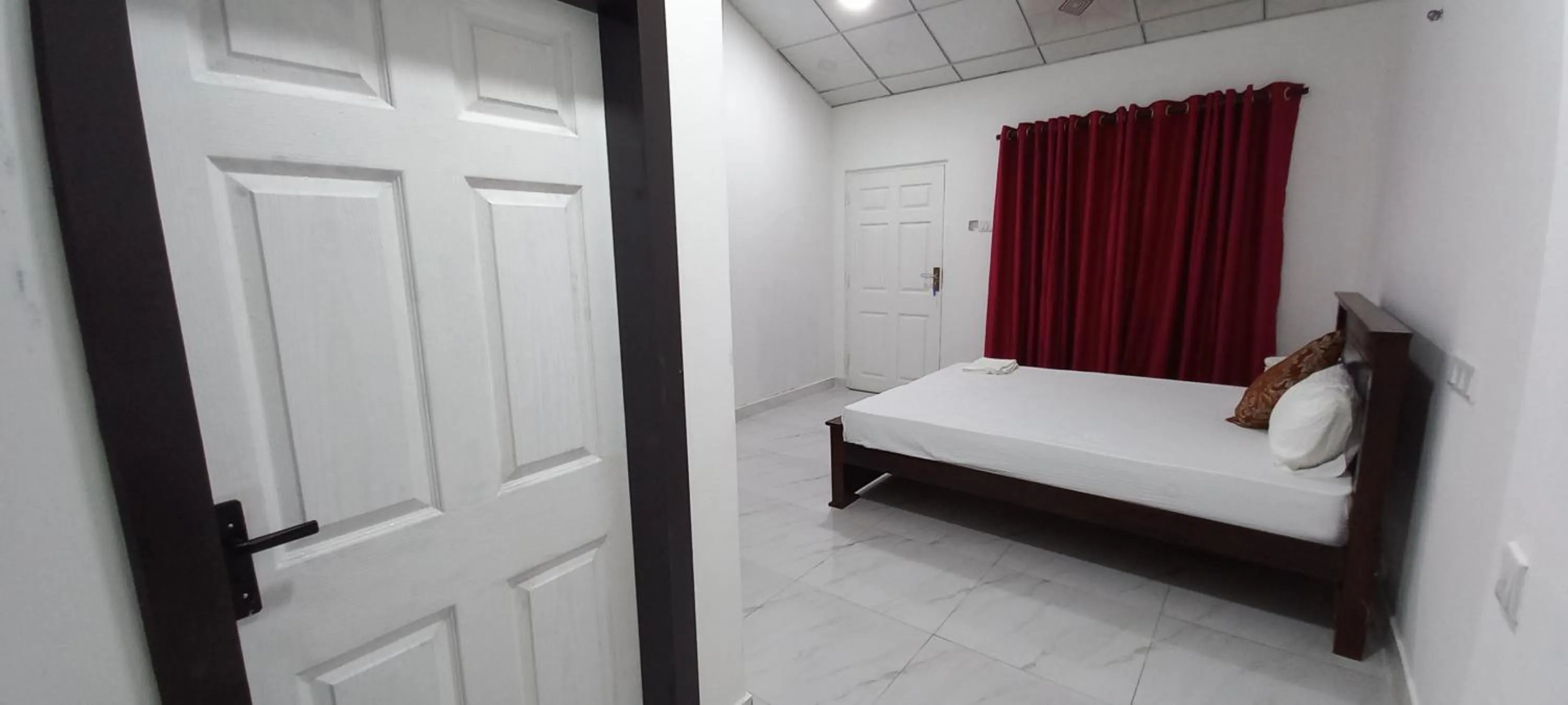 Bed in Airport Pearl Garden Transit Hotel