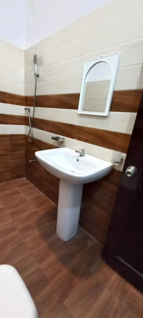 Bathroom in Airport Pearl Garden Transit Hotel