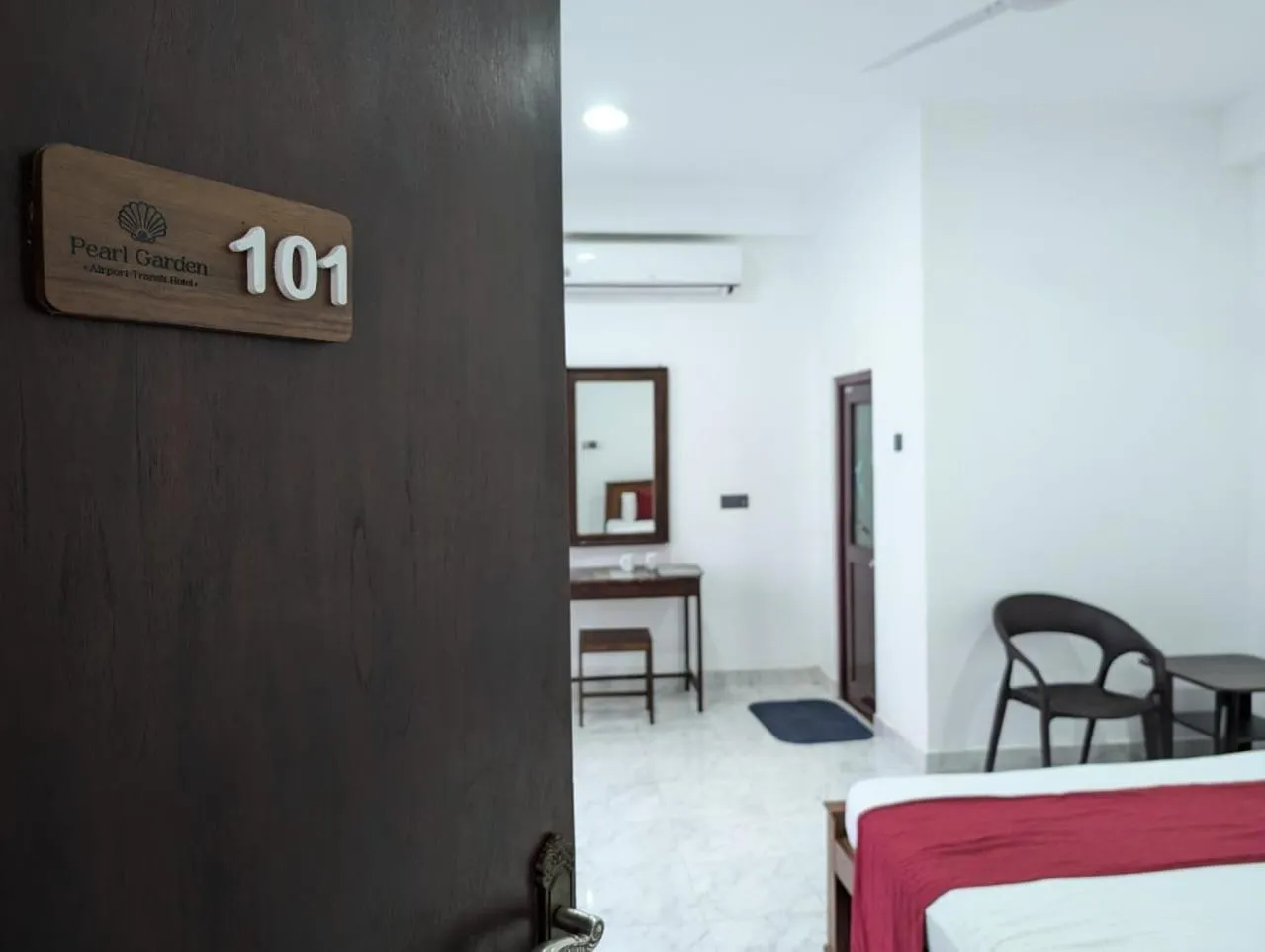 Airport Pearl Garden Transit Hotel