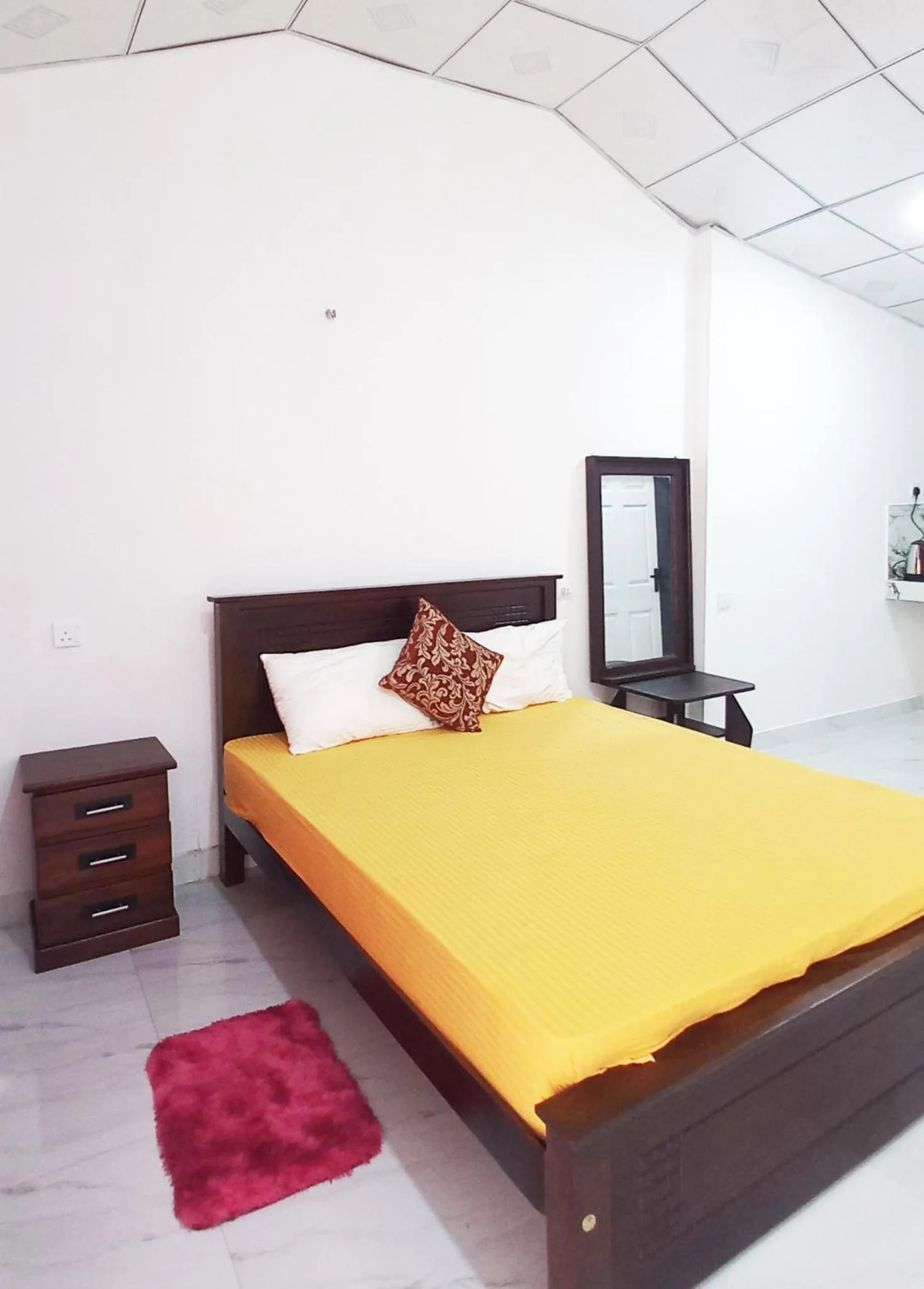 Bed in Airport Pearl Garden Transit Hotel