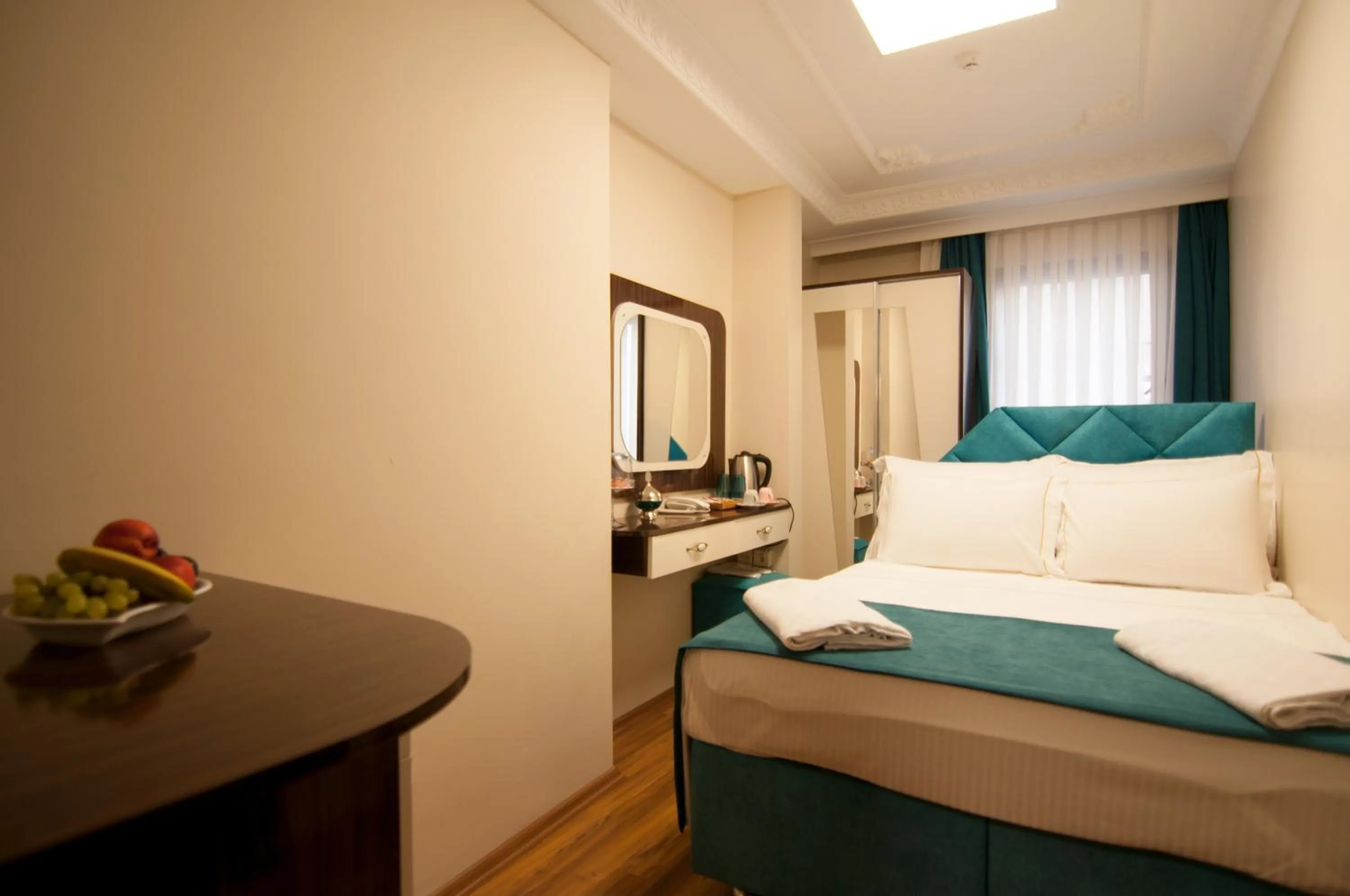 Budget Single Room in Akbiyik Suite Boutique Hotel