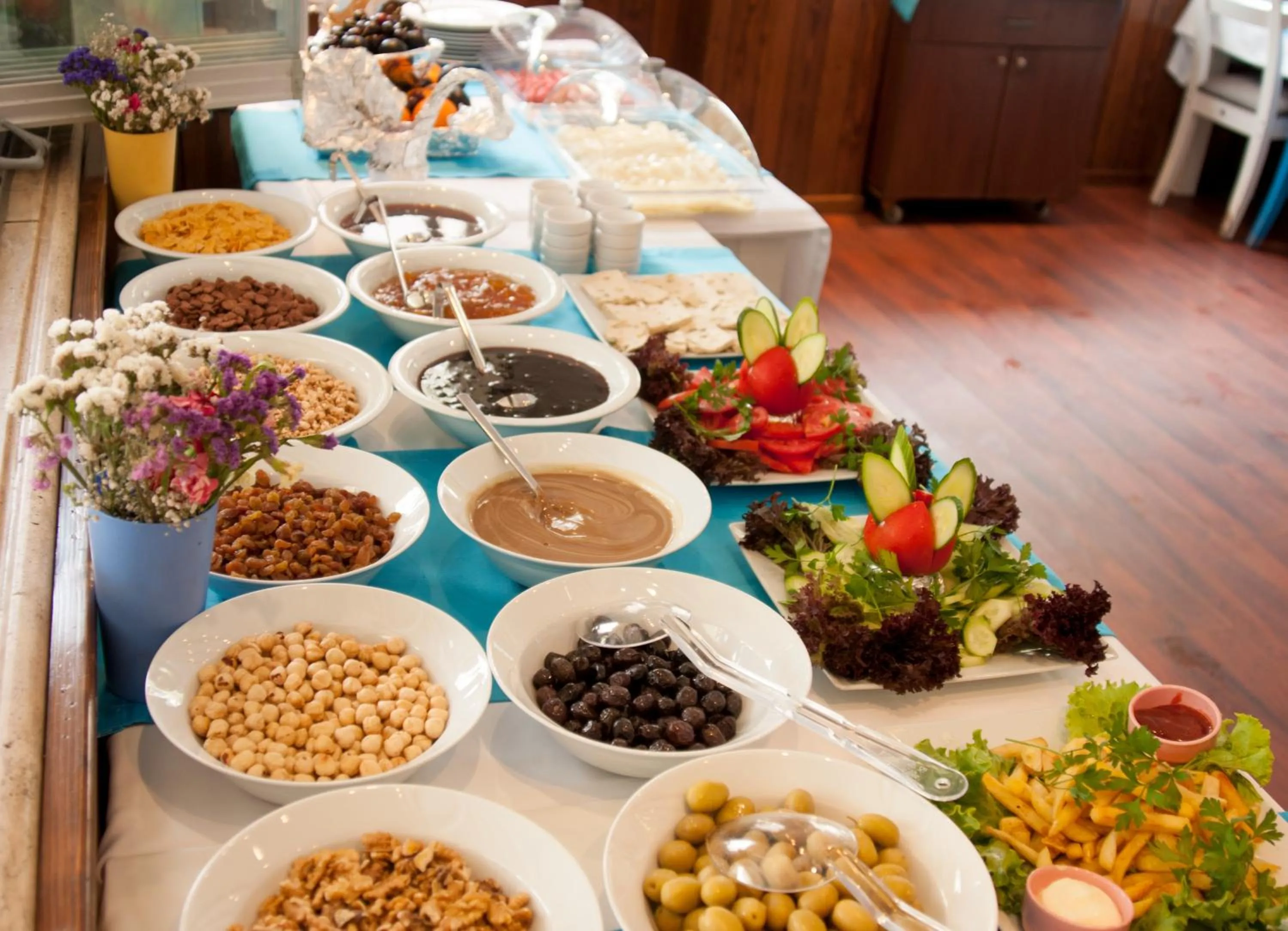 Food and drinks in Akbiyik Suite Boutique Hotel