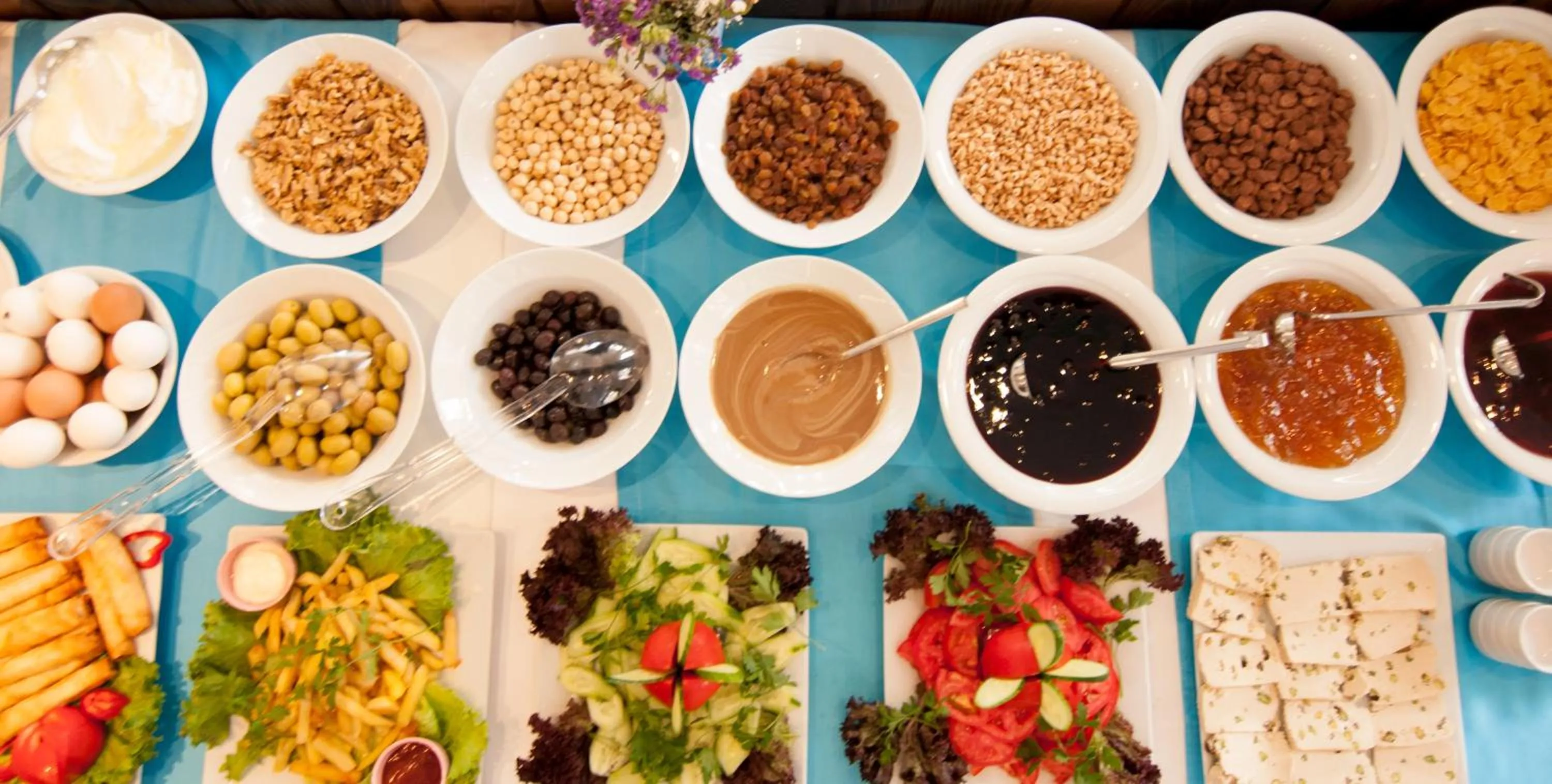 Food and drinks in Akbiyik Suite Boutique Hotel