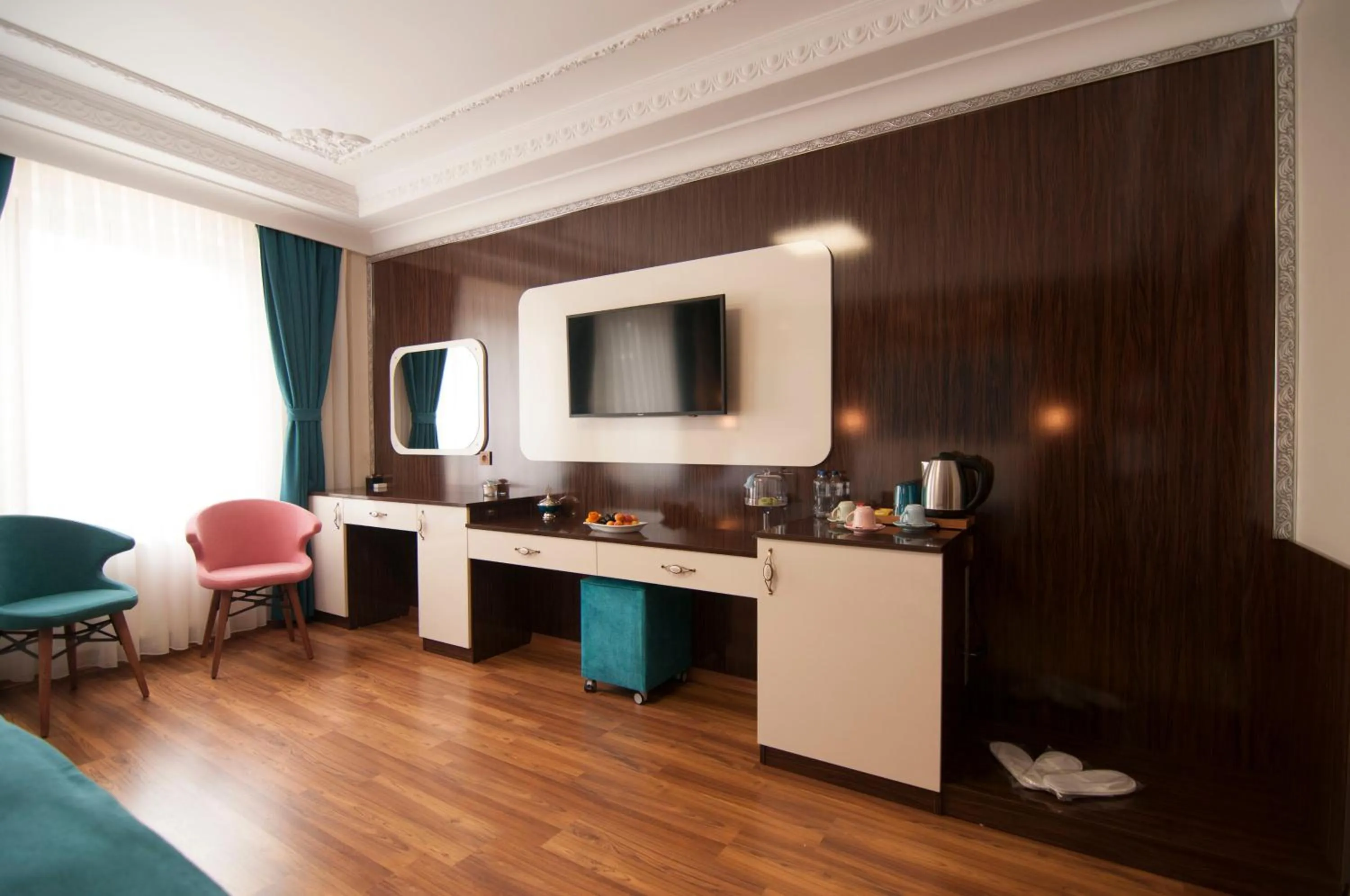 TV and multimedia in Akbiyik Suite Boutique Hotel