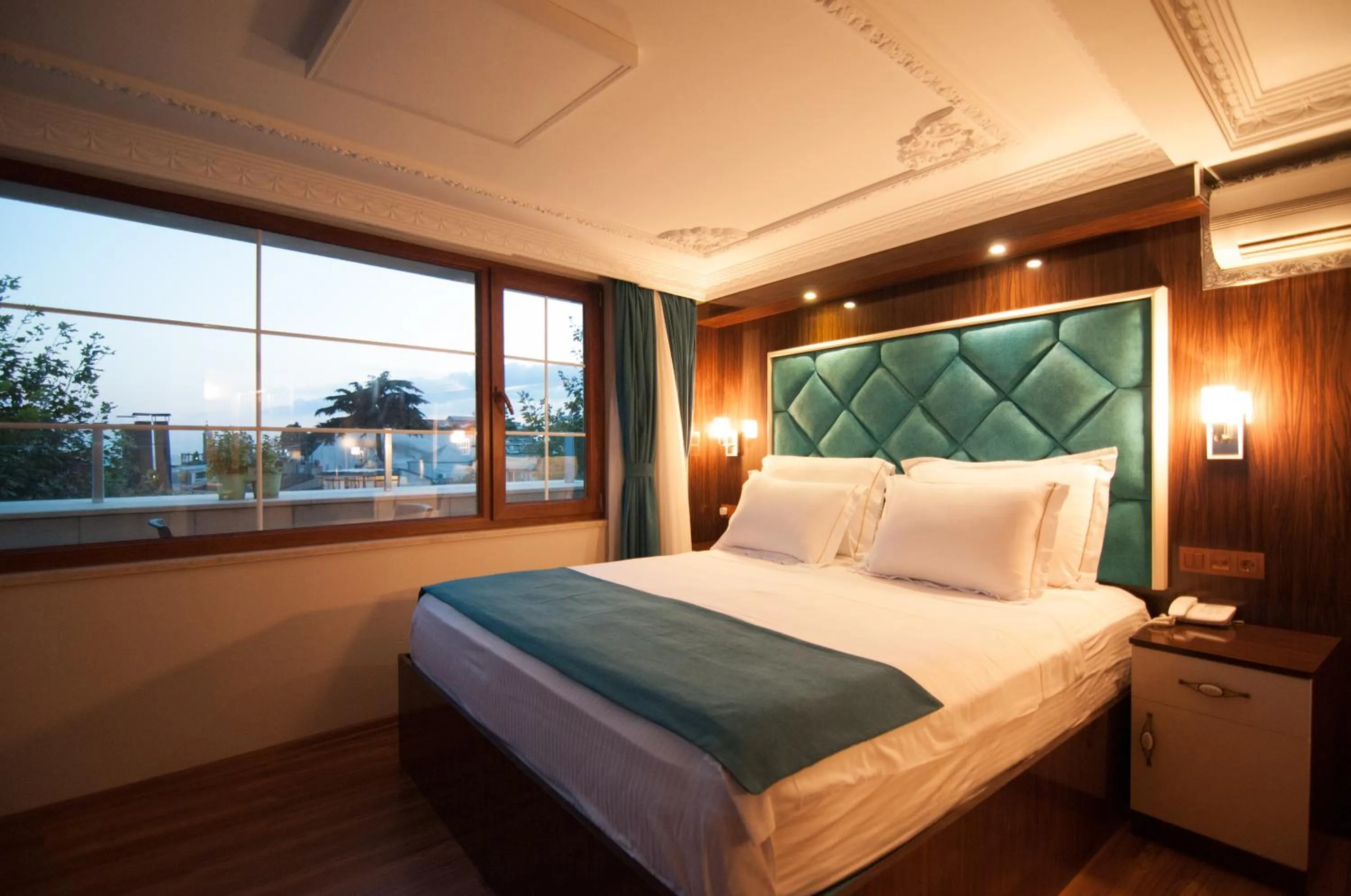 Bed in Akbiyik Suite Boutique Hotel