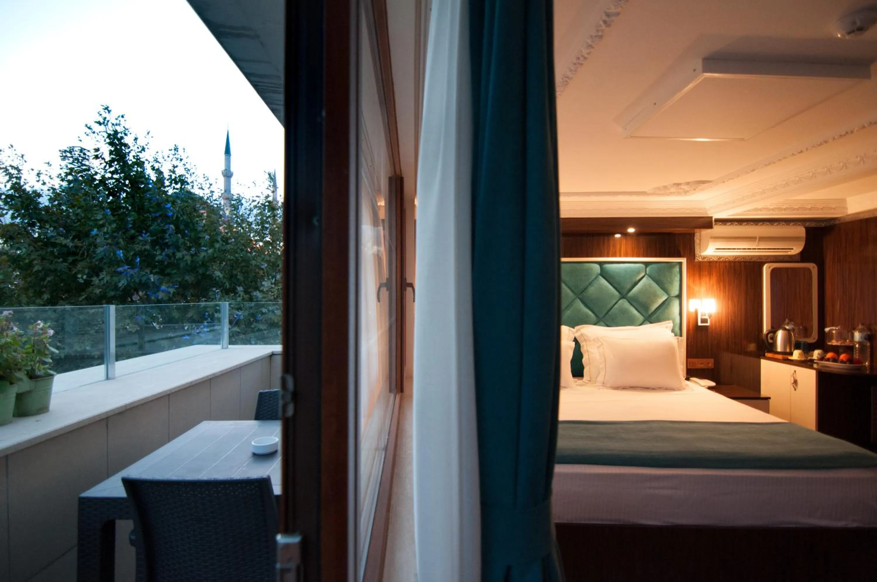 Bed in Akbiyik Suite Boutique Hotel