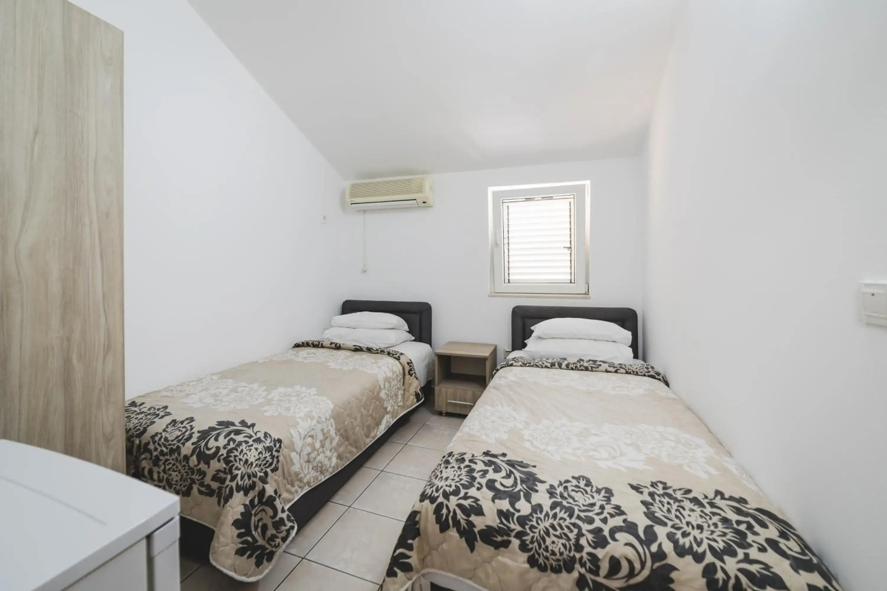 Twin Room with Private Bathroom in Apartments Memidz Twin Room with Private Bathroom in Apartments Memidz