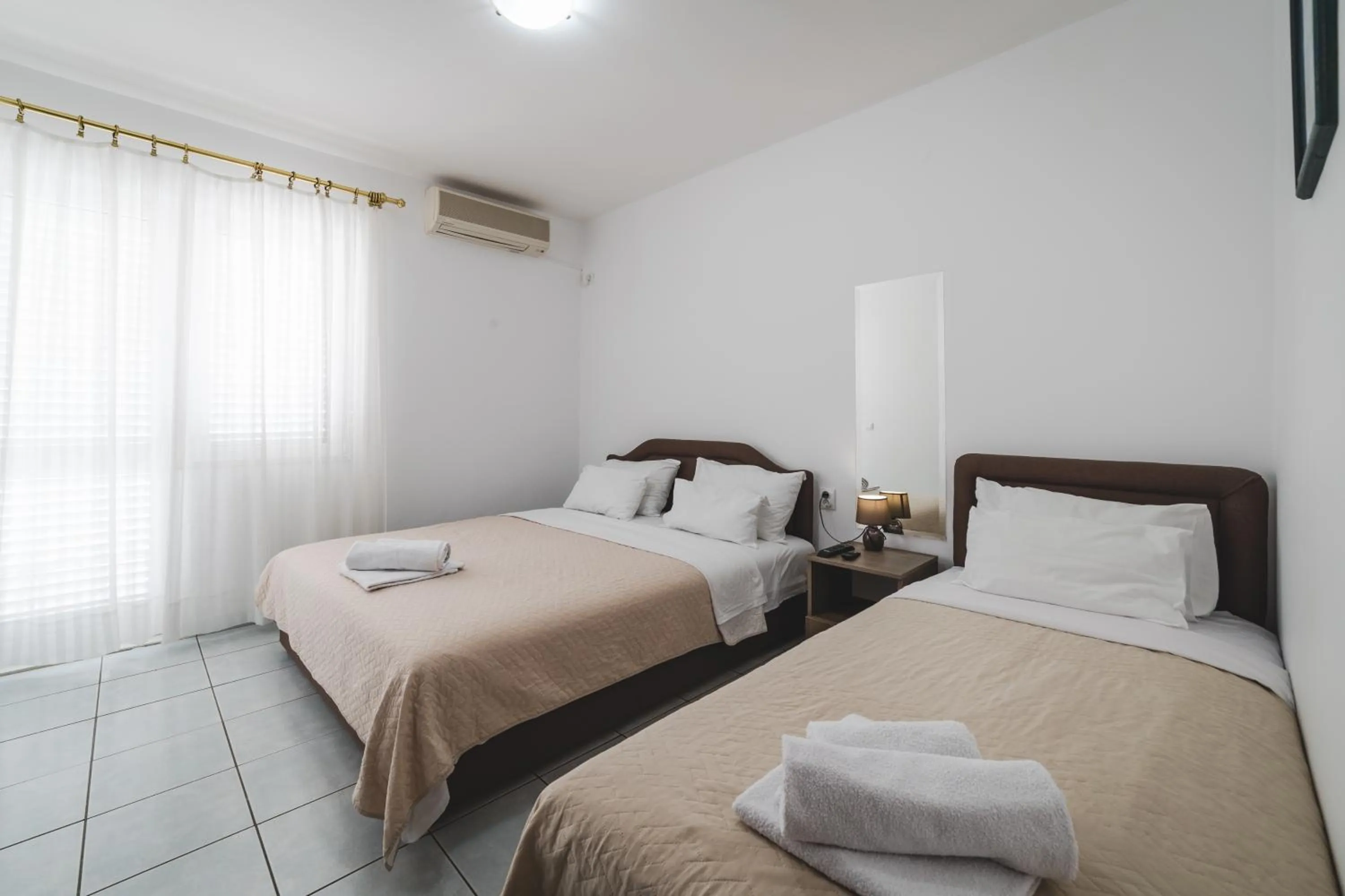 Bedroom, Bed in Apartments Memidz