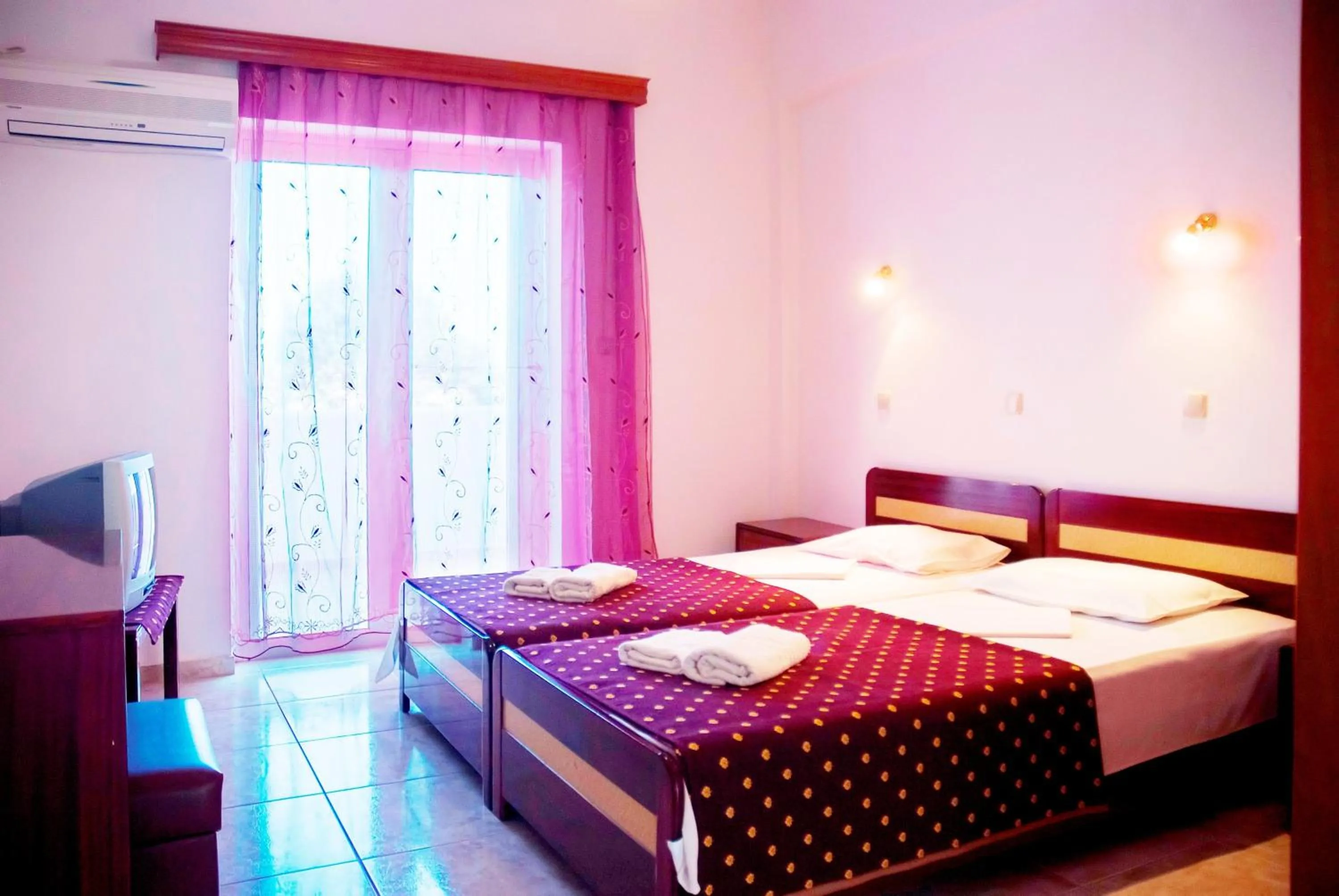 Decorative detail, Bed in Villa Agnanti Boutique