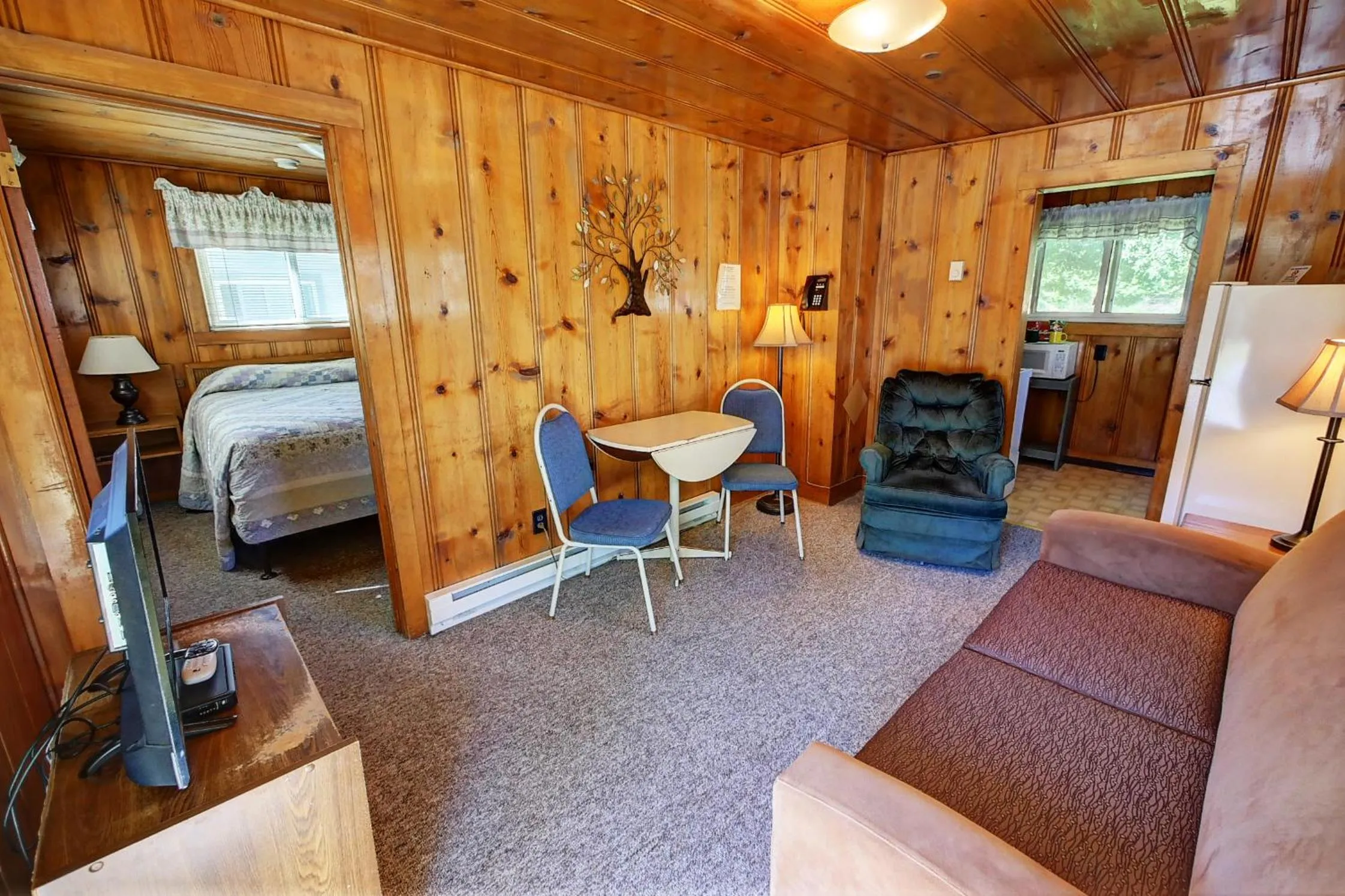 Living room, Bed in Idle A While Cabins