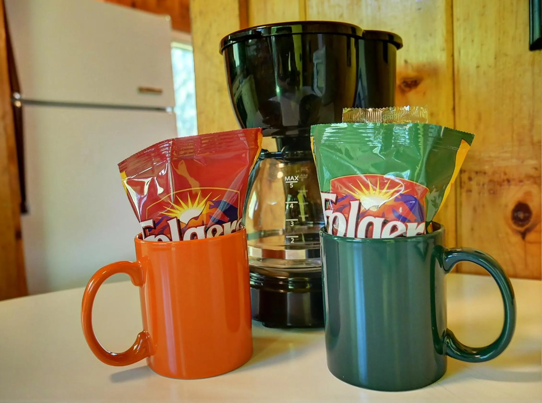 Coffee/tea facilities in Idle A While Cabins