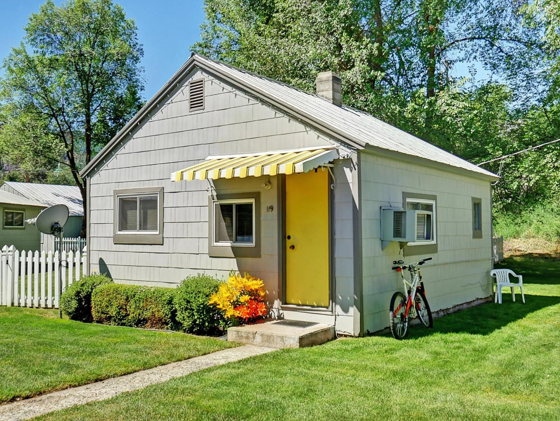 Property building in Idle A While Cabins