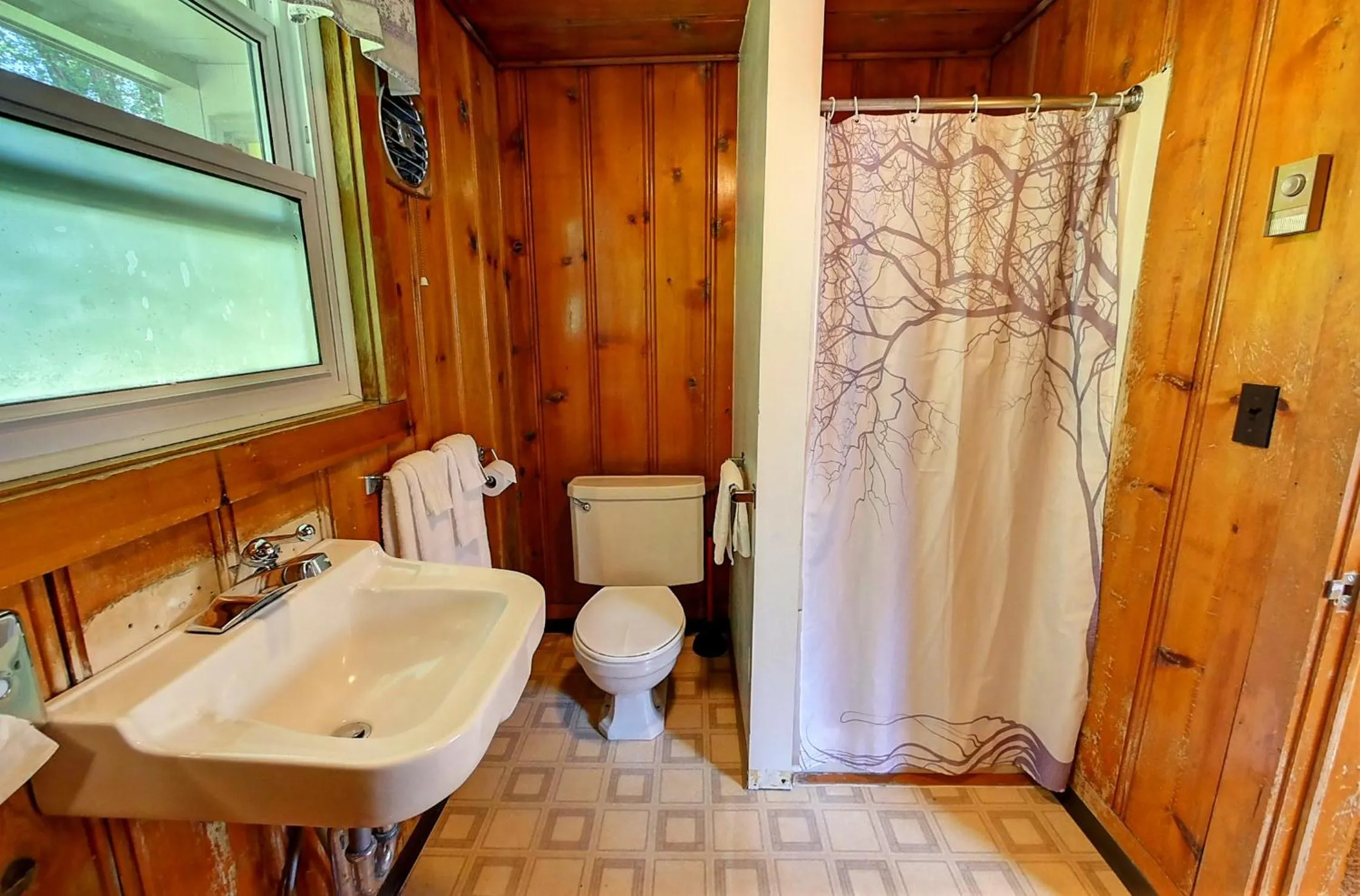 Shower in Idle A While Cabins