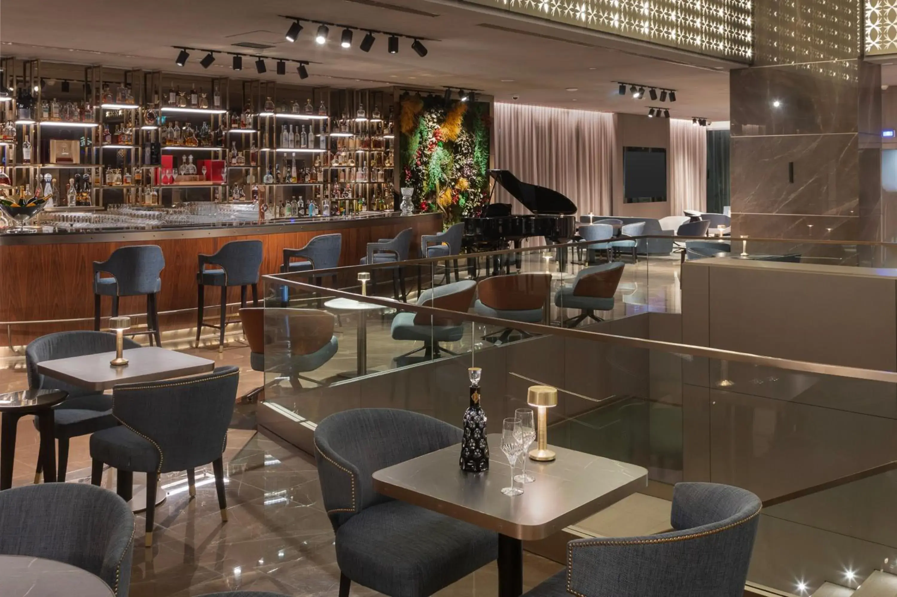 Lounge or bar in EPIC SANA Marquês Hotel Lounge or bar in EPIC SANA Marquês Hotel