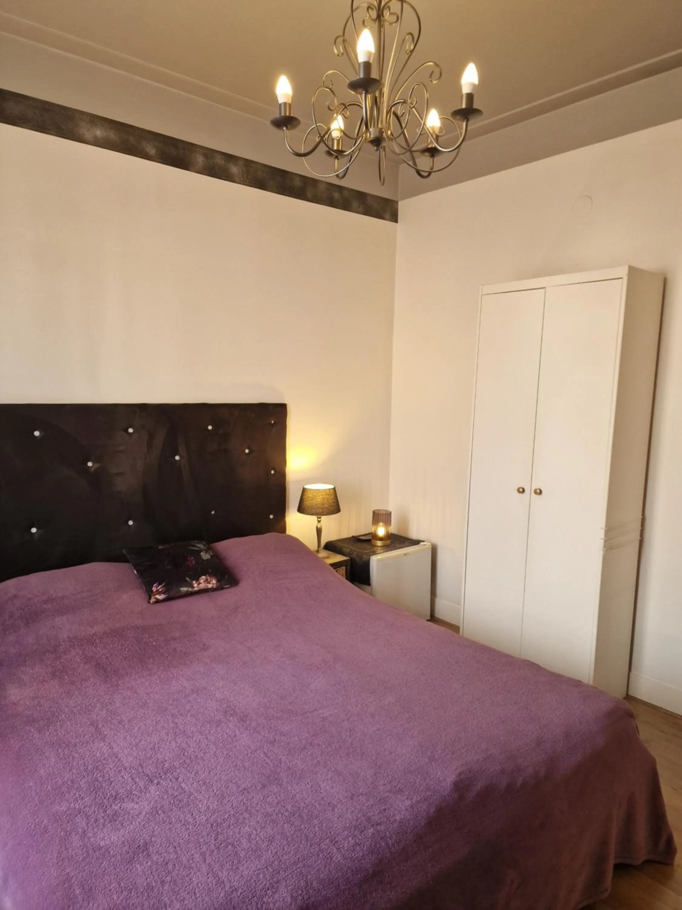 Bed in Pension Zee en Duinzicht