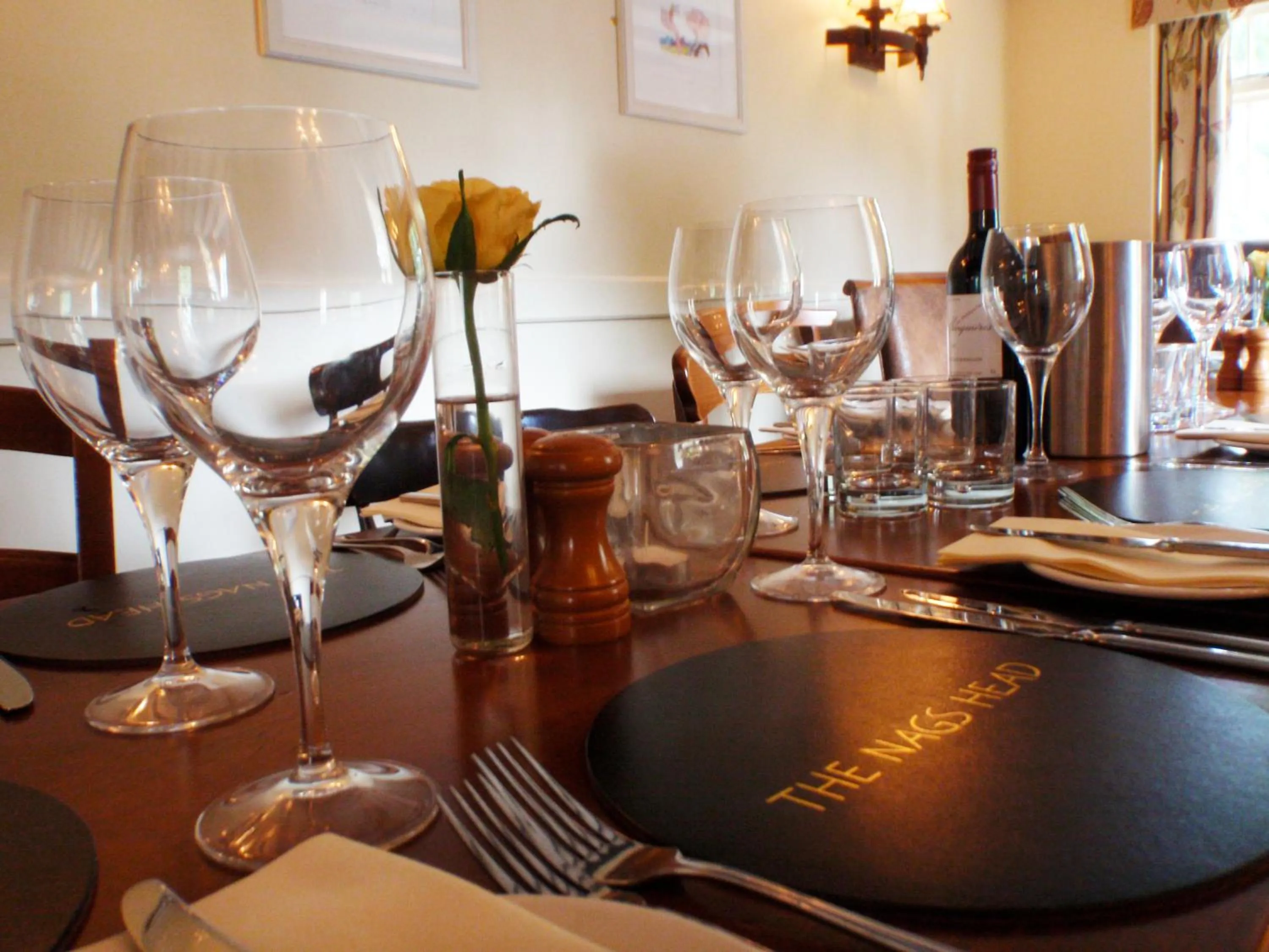 Restaurant/places to eat in The Nags Head Hotel