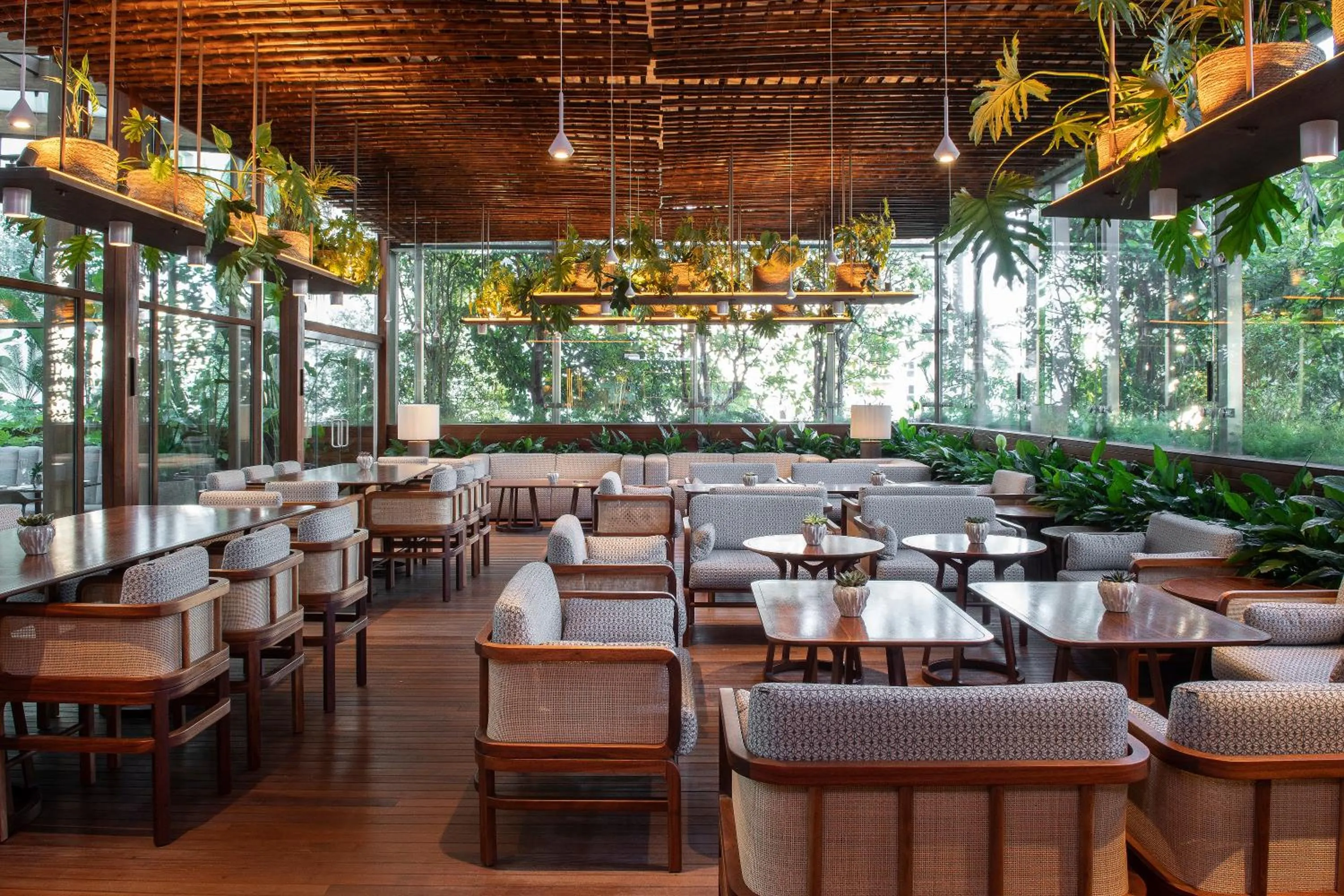 Restaurant/places to eat in SANA Malhoa Hotel