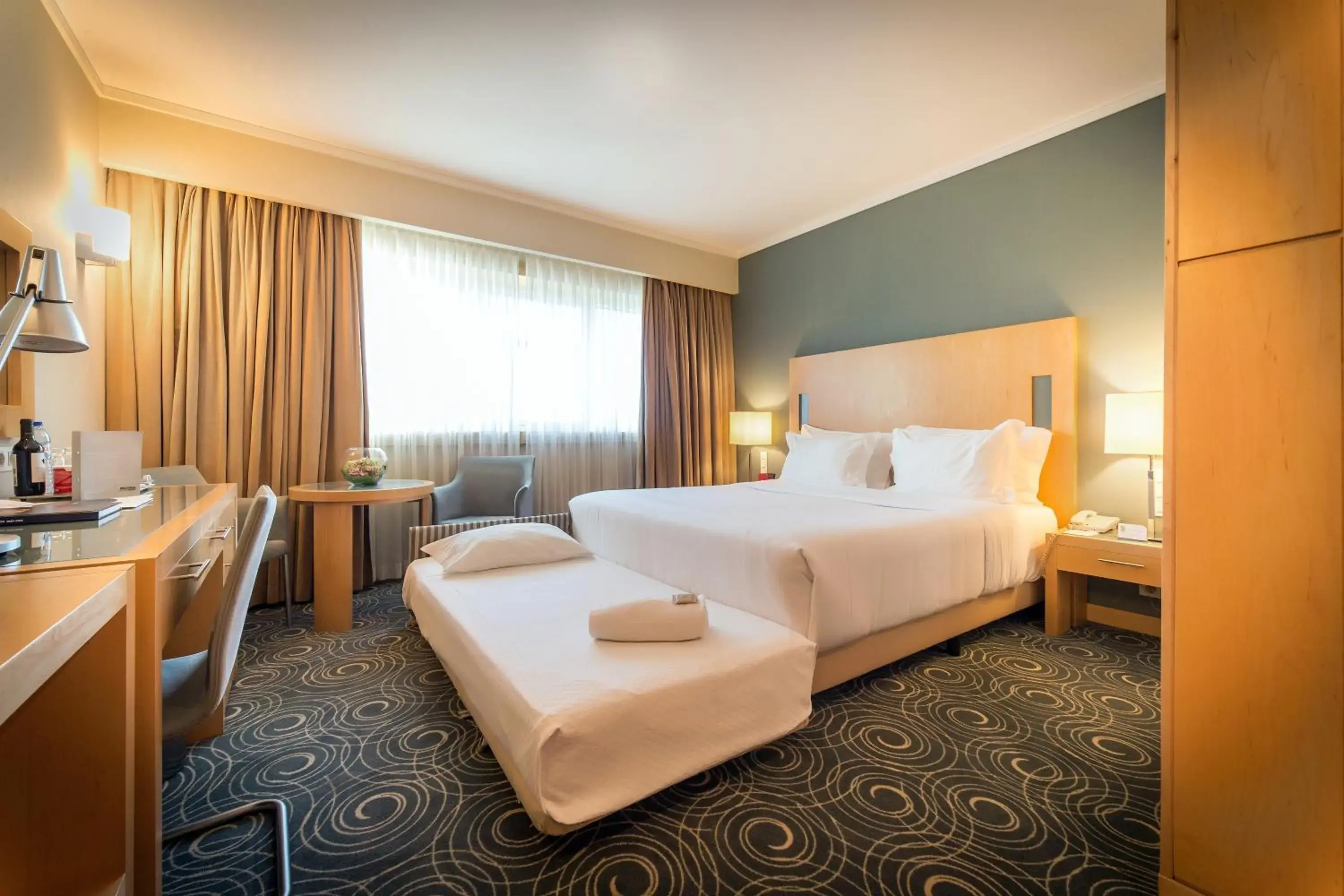 Bedroom, Bed in SANA Malhoa Hotel Bedroom, Bed in SANA Malhoa Hotel