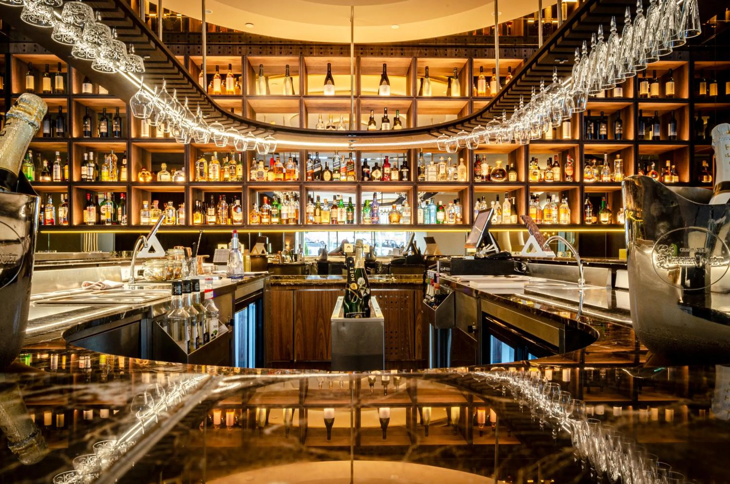 Lounge or bar in SANA Malhoa Hotel