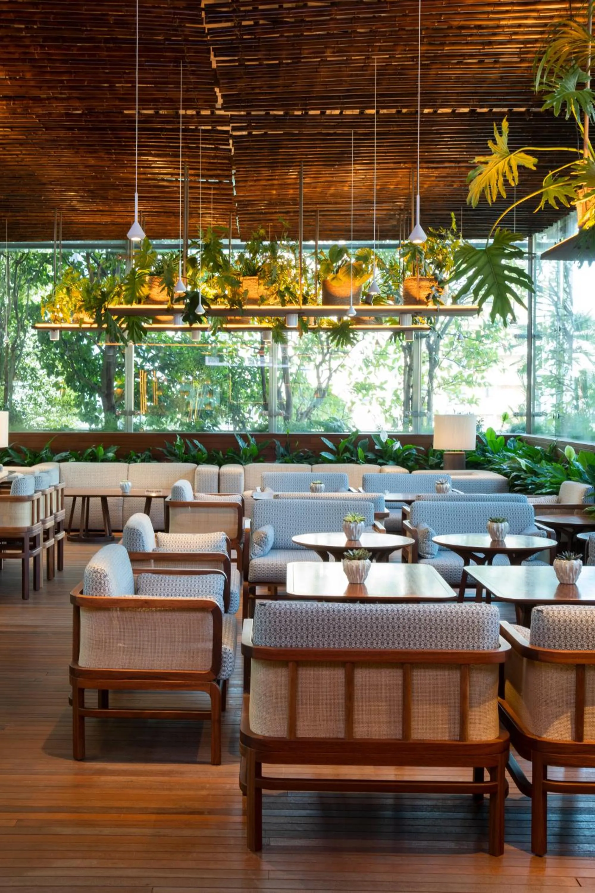 Communal lounge/ TV room in SANA Malhoa Hotel